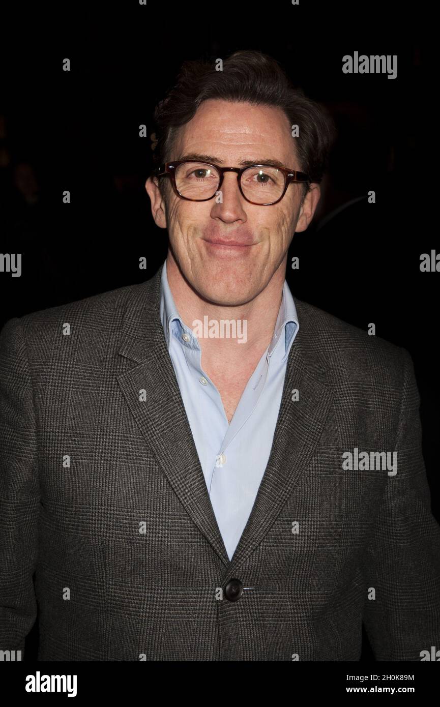 Rob Brydon arrive au West End Premiere de 'The Ladytuers' au théâtre Gielgud, Londres, le 7 décembre 2011. Banque D'Images