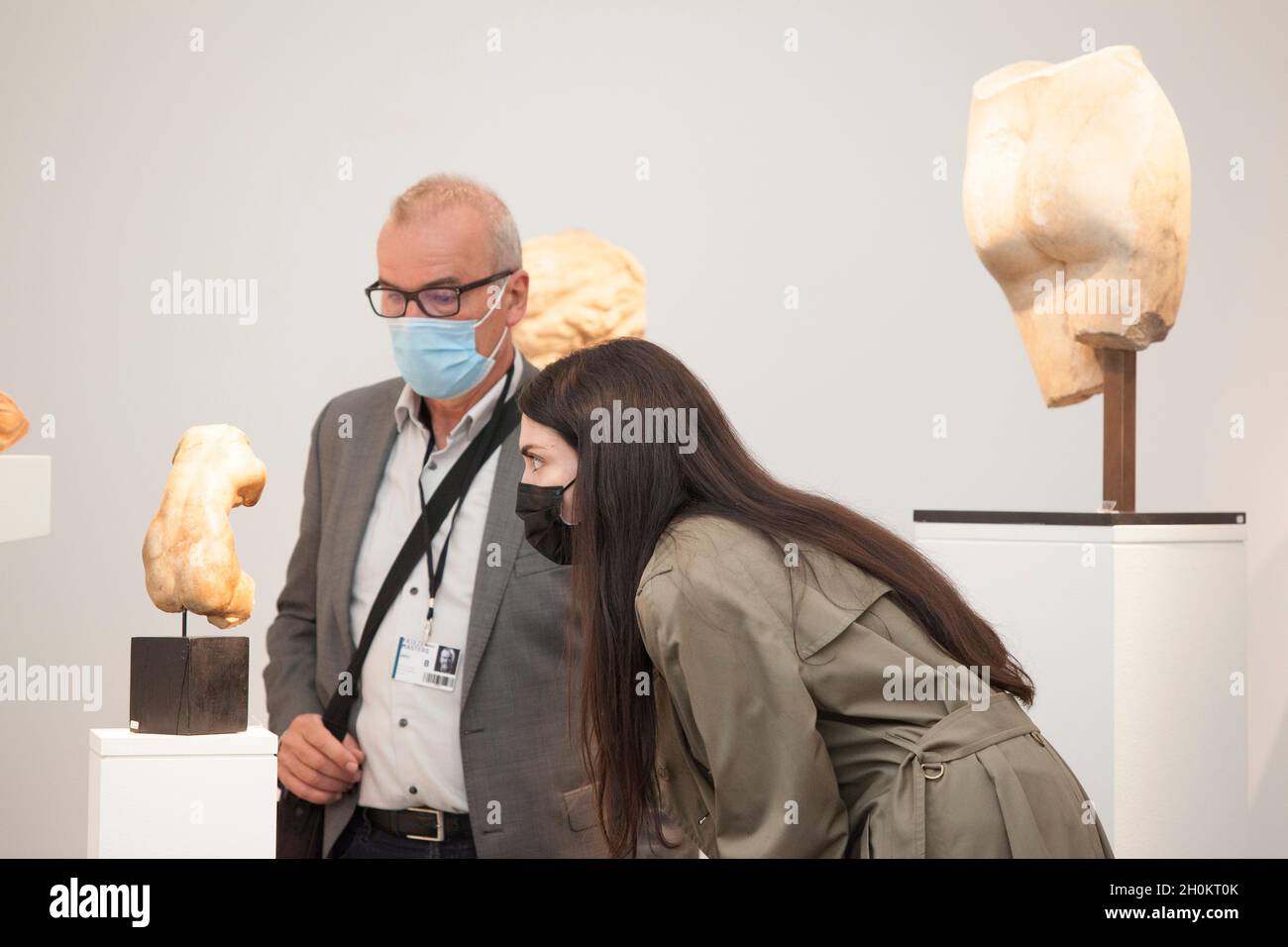 Londres, Royaume-Uni, 13 octobre 2021 : à la foire d'art Frieze Masters de Regent's Park, des œuvres du XXe siècle et toutes les époques précédentes, jusqu'aux artefacts de la Grèce antique et de Rome, sont exposées aux acheteurs potentiels jusqu'au dimanche 17 octobre.Anna Watson/Alay Live News Banque D'Images