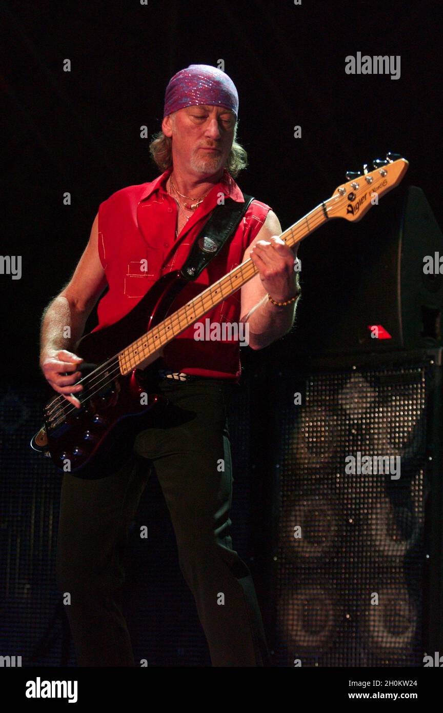 Como Italie 2004-07-13: Monster of Rock , concert en direct du Deep Purple, Roger Glover pendant le concert Banque D'Images