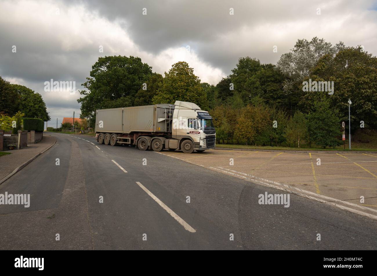 La betterave à sucre est livrée par des camions articulés à l'usine de betterave à sucre de Cantley, à norfolk, en Angleterre Banque D'Images
