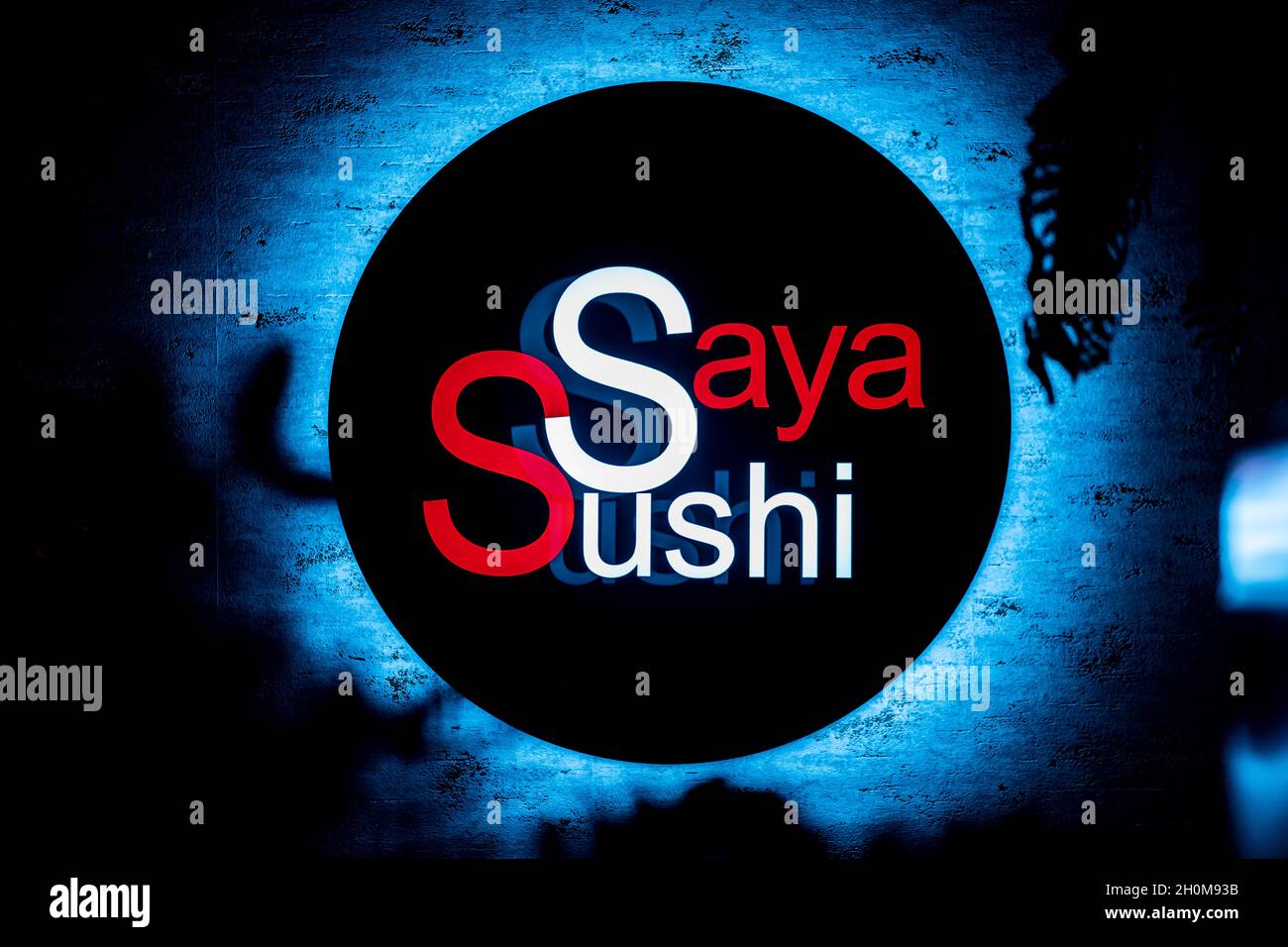 Saya Sushi Neon à Varsovie Banque D'Images