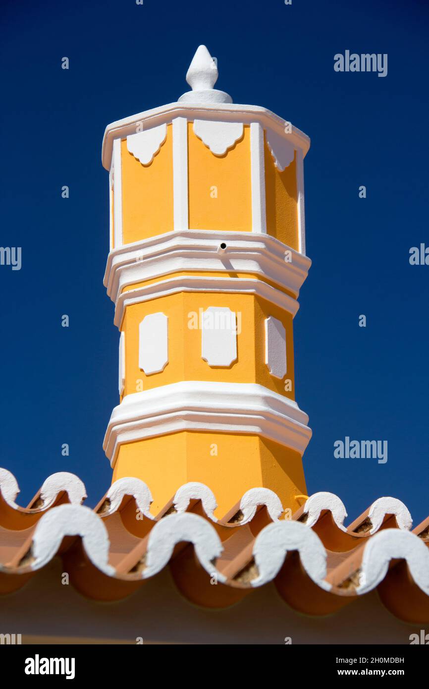 Incroyable Chimney Monchique détaillé.Ces cheminées sont très grandes et typiques de Monchique et prennent beaucoup de mois à construire et sont très chers. Banque D'Images