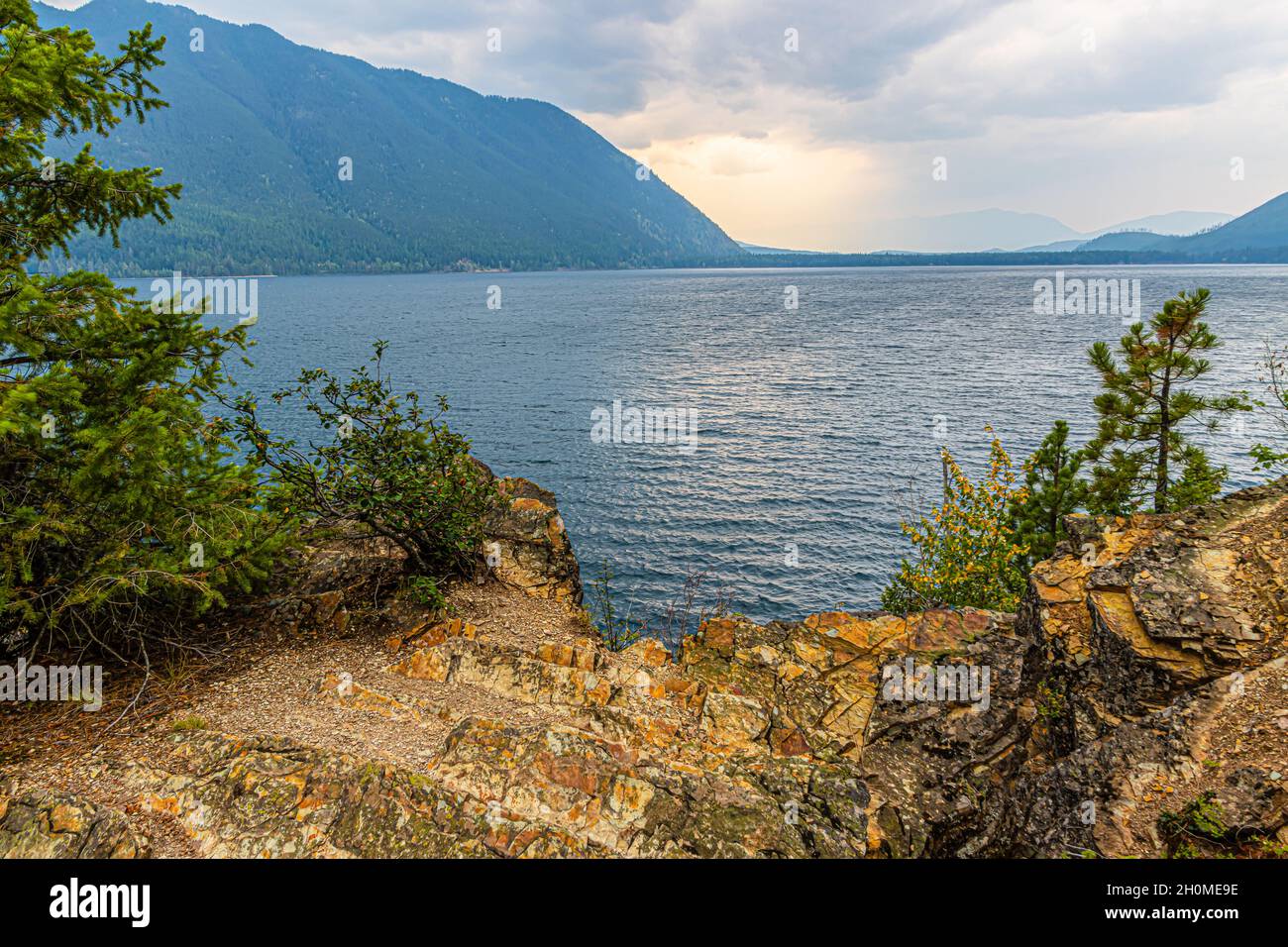 Rocky point et Lake McDonald, parc national des Glaciers, Montana, États-Unis Banque D'Images