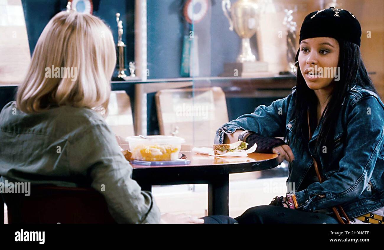 Los Angeles.ENV.ÉTATS-UNIS.Cierra Ramirez et Patricia Arquette dans la promotion ©Pantelion films pour : Girl in Progress (2012).Parcelle: Un enfant négligé de 13 ans regarde un rite de passage de l'adolescence comme une façon de changer sa vie...REF:LMK106-33474-230112 fourni par LMKMEDIA.Éditorial uniquement.Landmark Media n'est pas le propriétaire des droits d'auteur de ces images de films ou de télévision, mais fournit un service uniquement pour les médias reconnus. pictures@lmkmedia.com Banque D'Images