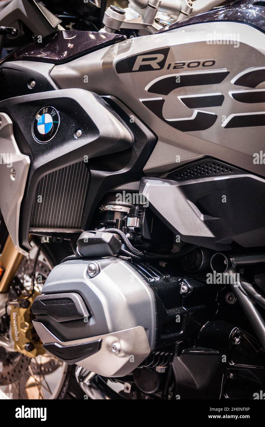 GINEVRA, SUISSE - 08 mars 2018 : une photo verticale de luxe, belle moto BMW  exposée au salon international de l'automobile de Genève Photo Stock - Alamy