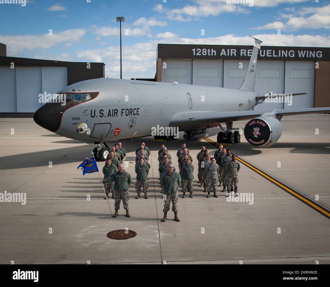 Members of the 128th air refueling wing Banque de photographies et d ...