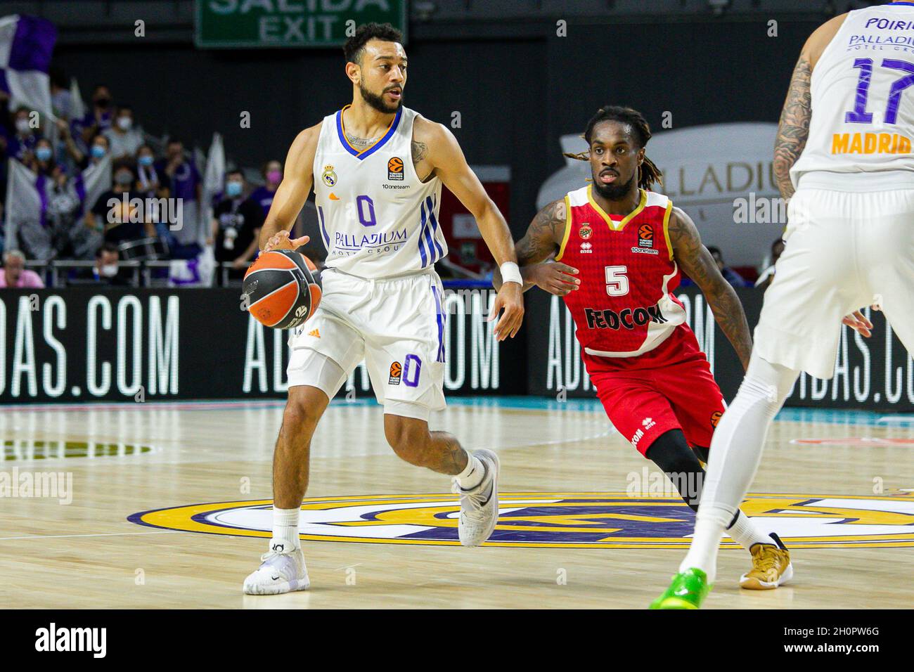 Williams-Goss du Real Madrid et Paris Lee de Monaco lors du match de basket-ball  EuroLeague de Turkish Airlines entre le Real Madrid et MONACO le 13 octobre  2021 au Wizink Centre de