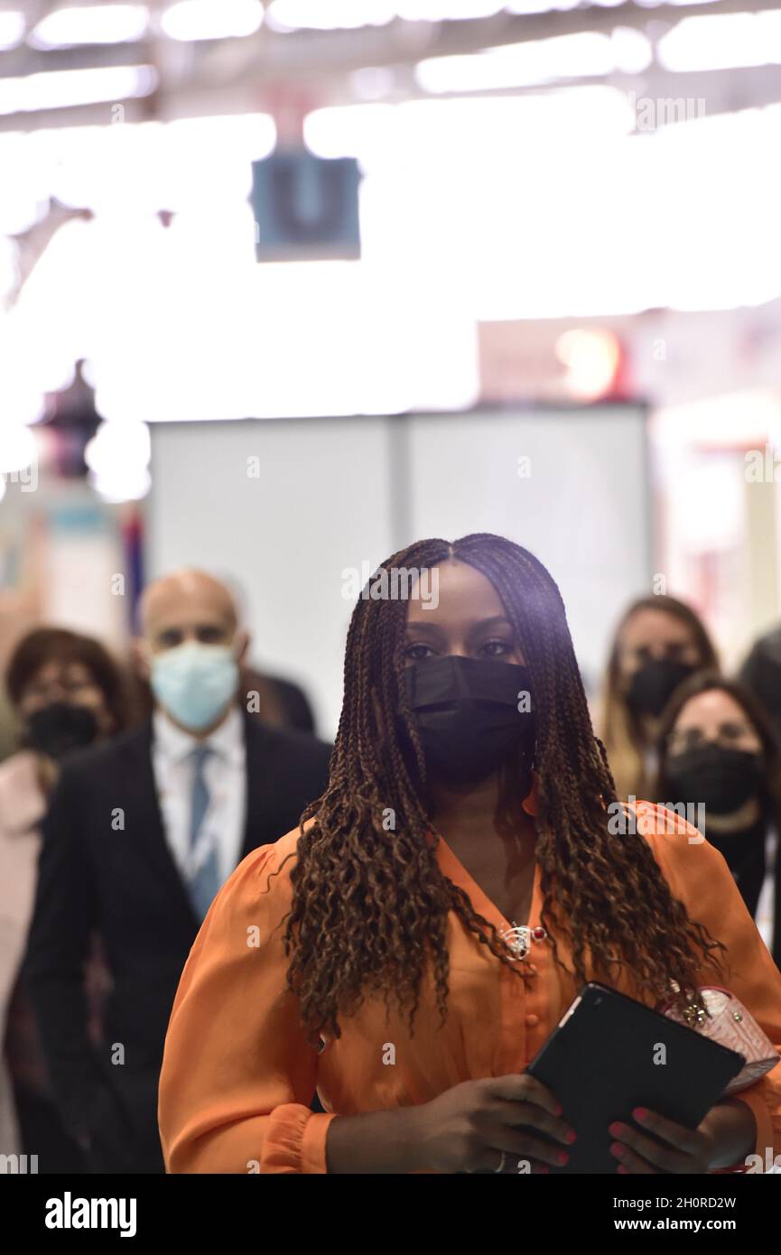 Turin, Italie.14 octobre 2021, Chimamanda Ngozi Adicihie lors de la Foire internationale du livre de Turin le 14 octobre 2021 à Turin, Italie.La Foire internationale du livre de Turin revient à Lingotto Fiere après près de deux ans après le début de la pandémie de Covid 19. Banque D'Images