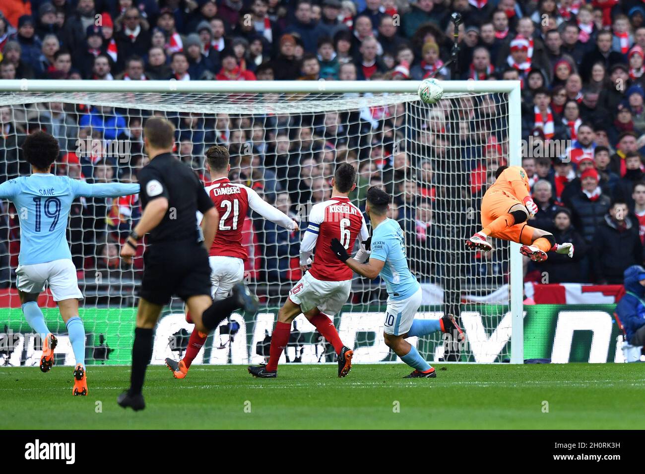 Sergio Aguero de Manchester City obtient le premier but de son côté du jeu Banque D'Images