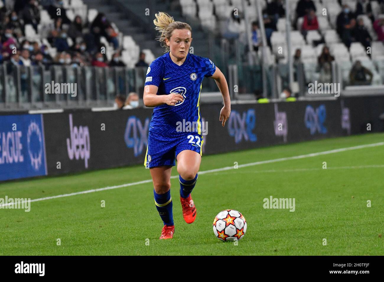 Turin, Italie.13 octobre 2021.Erin Cuthbert (22) de Chelsea, vu dans le match de l'UEFA Women's Champions League entre Juventus et Chelsea au stade Juventus de Turin.(Crédit photo : Gonzales photo/Alamy Live News Banque D'Images