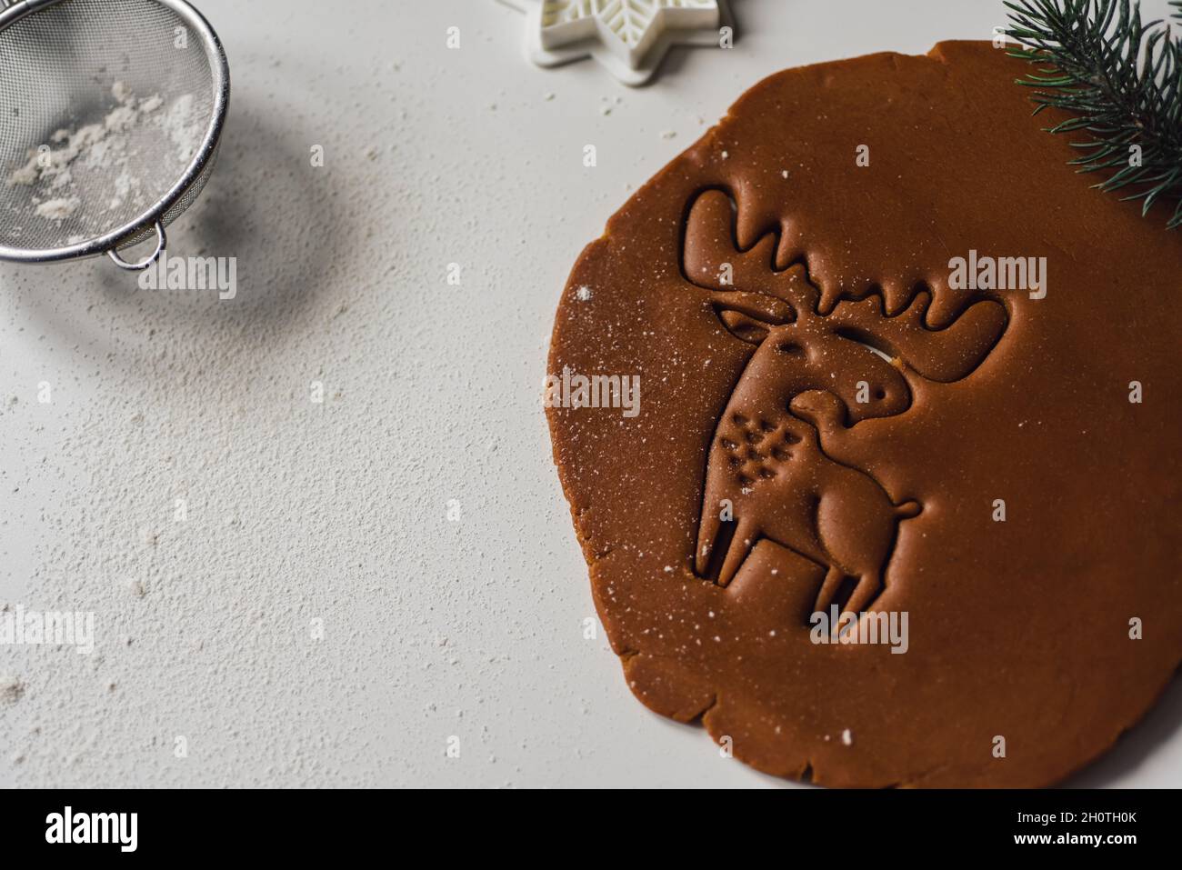 Magnifique cerf sculpté sur la pâte de gingembre cru concept de Banque D'Images