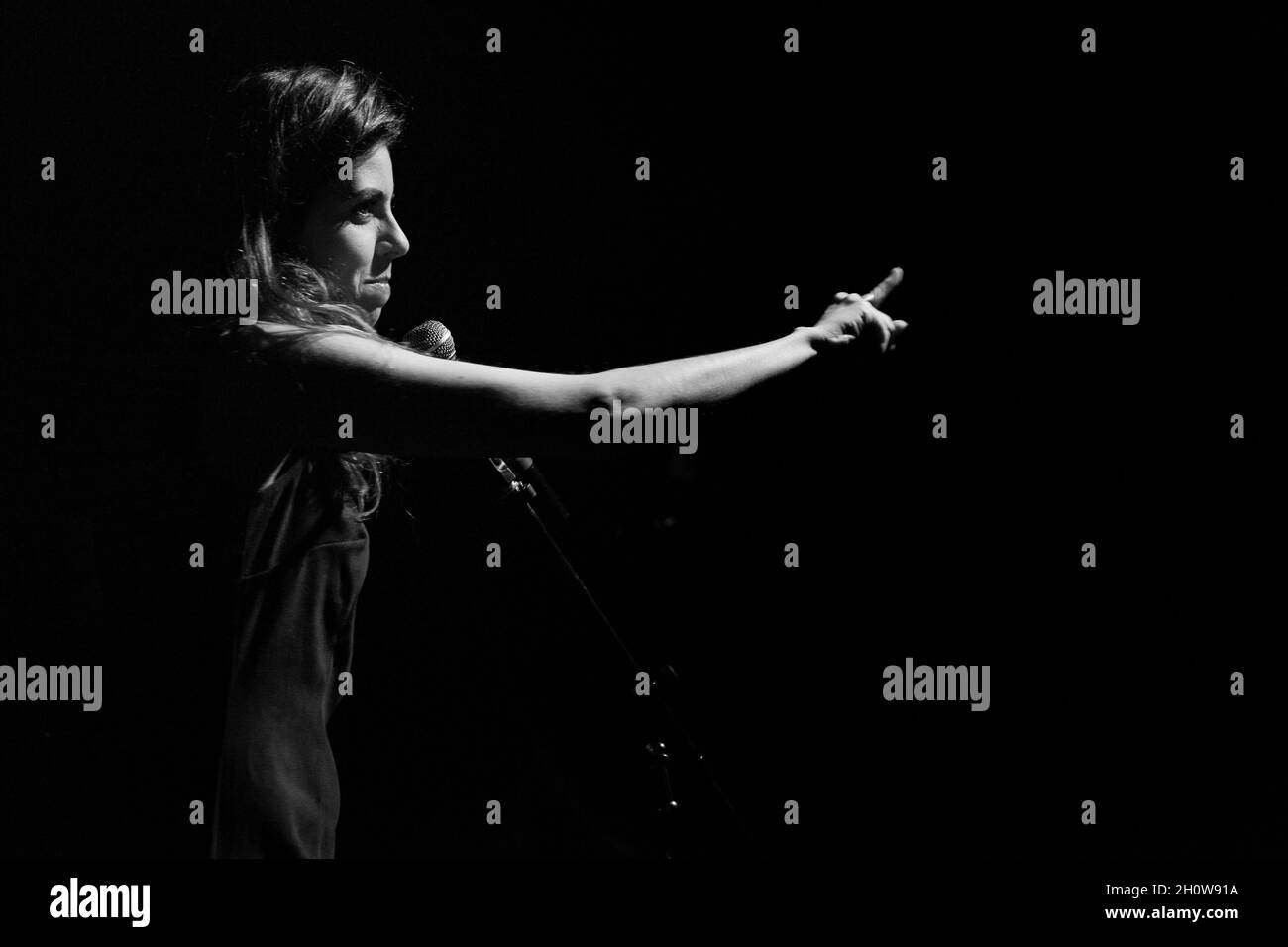 RIO DE JANEIRO, BRÉSIL - 03 septembre 2015: Une représentation de théâtre artistique sur la fin du monde, avec le nom: Que voulez-vous rester? Banque D'Images