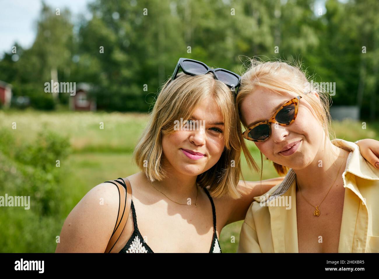 Portrait de deux jeunes femmes Banque D'Images