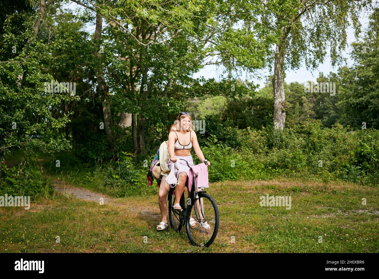 Deux amis à vélo Banque D'Images