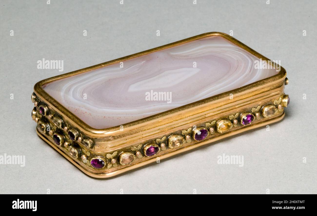 Boîte de contrainte, c.1825-35.Suisse.Agate, or, améthystes, citrines; hors tout : 9 x 5 x 2 cm (3 9/16 x 1 15/16 x 13/16 po). Banque D'Images