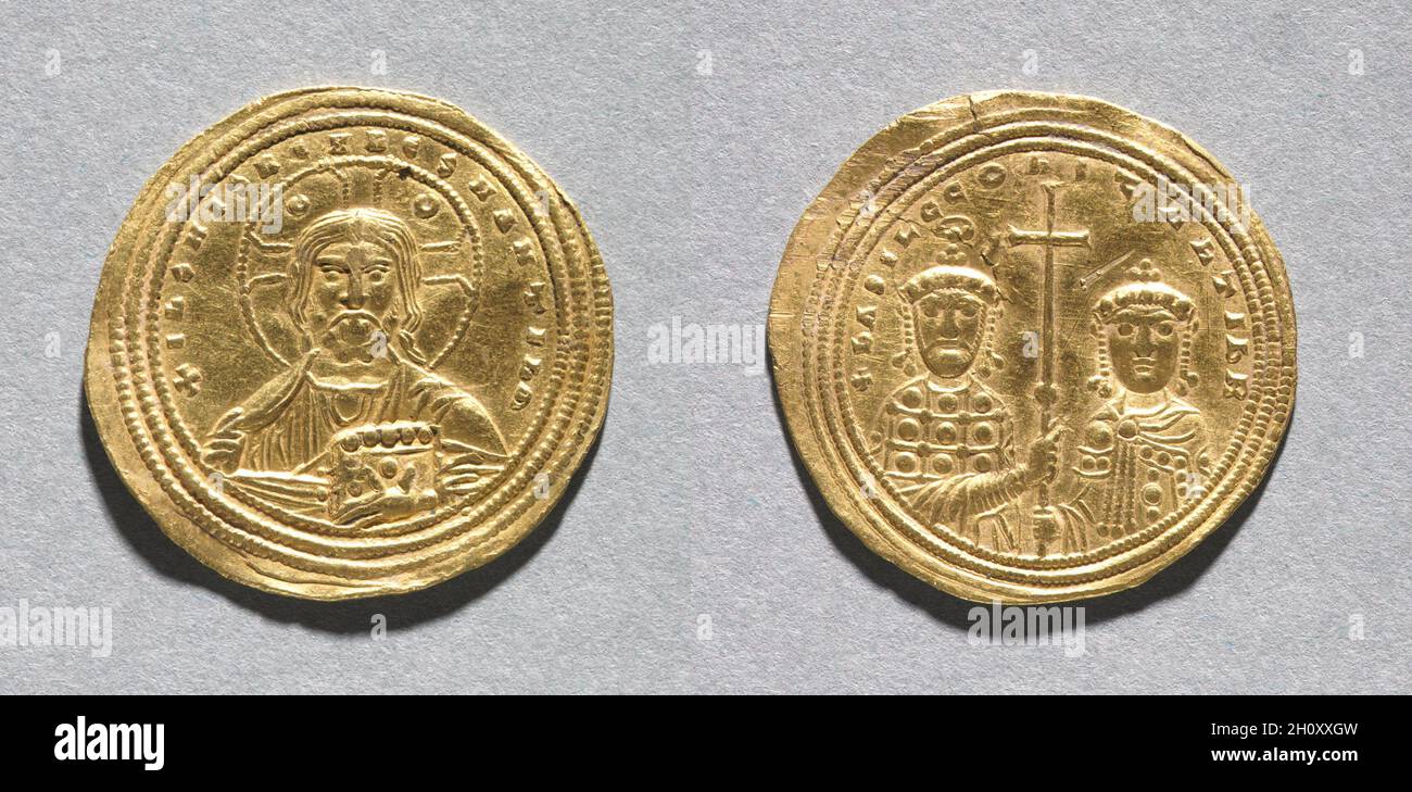 Nomisma avec Basil II Bulgari et son frère Constantine VIII,  977-1025.Byzance, Constantinople, Xe-XIe siècle.Or; diamètre: 2.6 cm (1  po).Le grand nombre de pièces byzantines survivantes témoigne du niveau du  commerce à travers