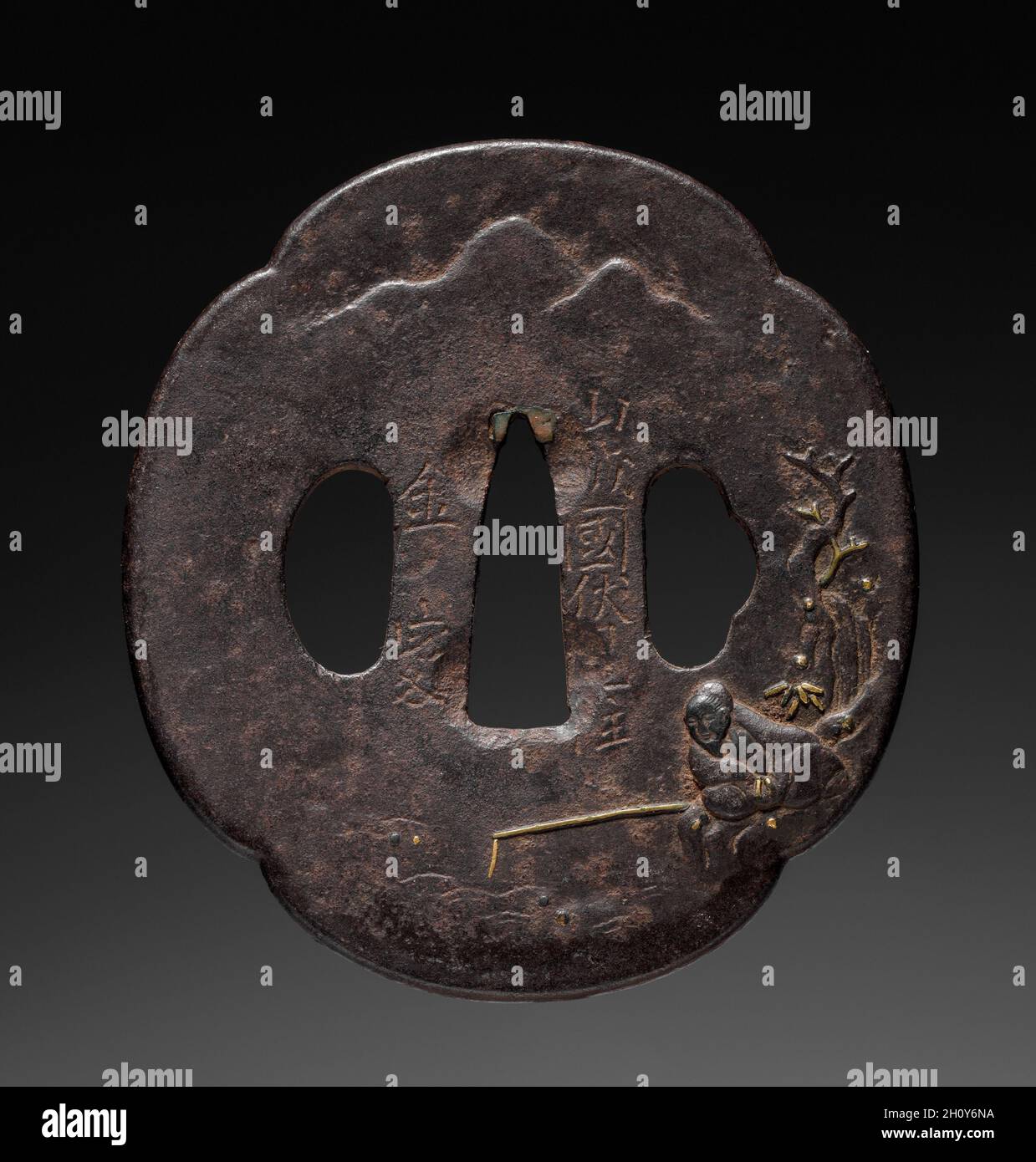 Garde au sabre (Tsuba) avec sauge de pêche, fin des années 1600.Japon, période Edo (1615-1868).Fer; hors tout: 7 x 7.4 cm (2 3/4 x 2 15/16 po). Banque D'Images