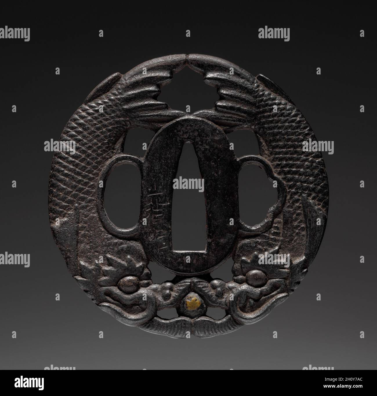 Garde au sabre, mi-1800.Japon, période Edo (1615-1868).Fer; diamètre: 7 cm (2 3/4 po). Banque D'Images