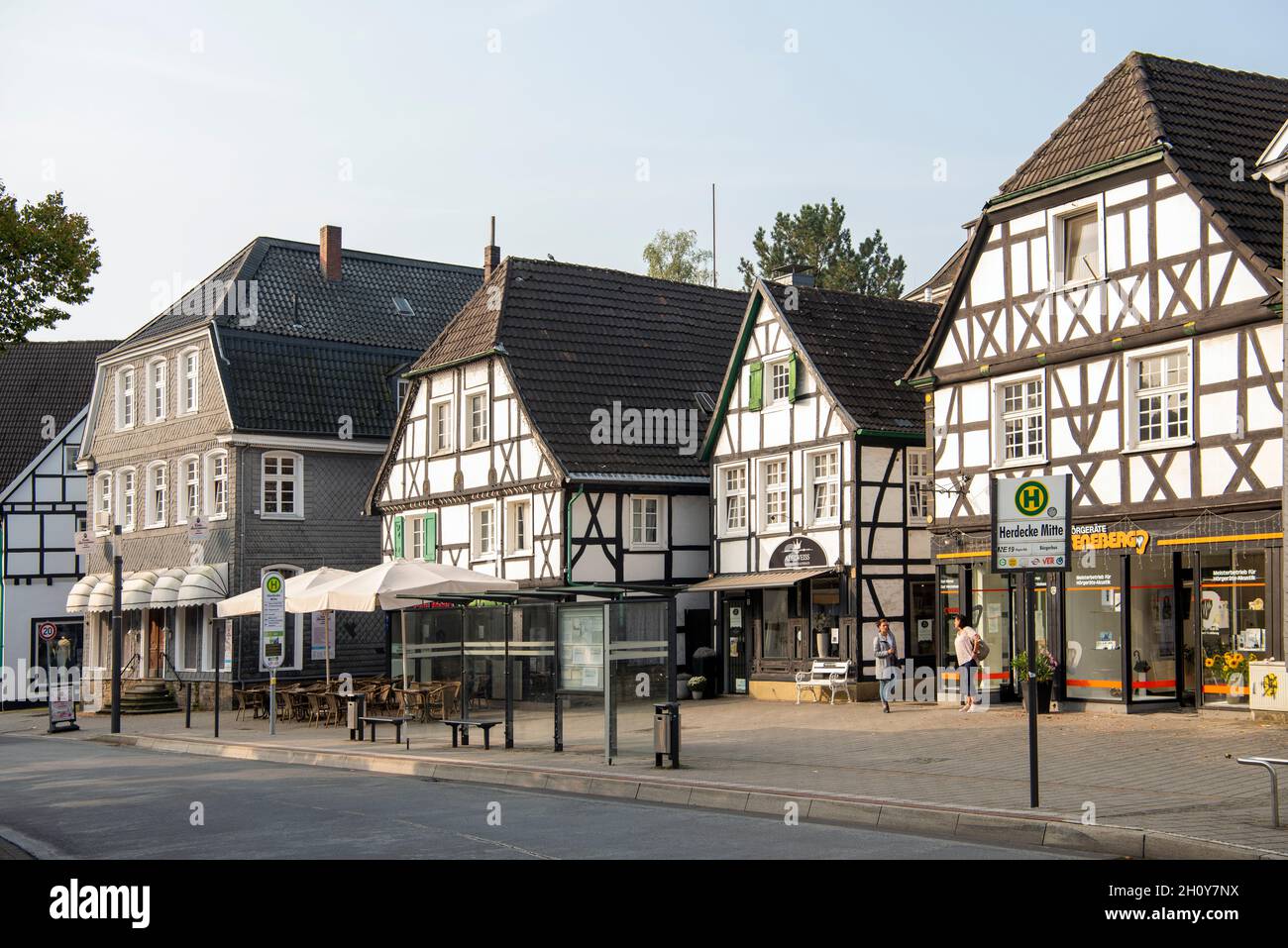 Deutschland, Nordrhein-Westfalen, Herdecke, Hauptstrasse 5, 7,9 et 11 (von links) Banque D'Images