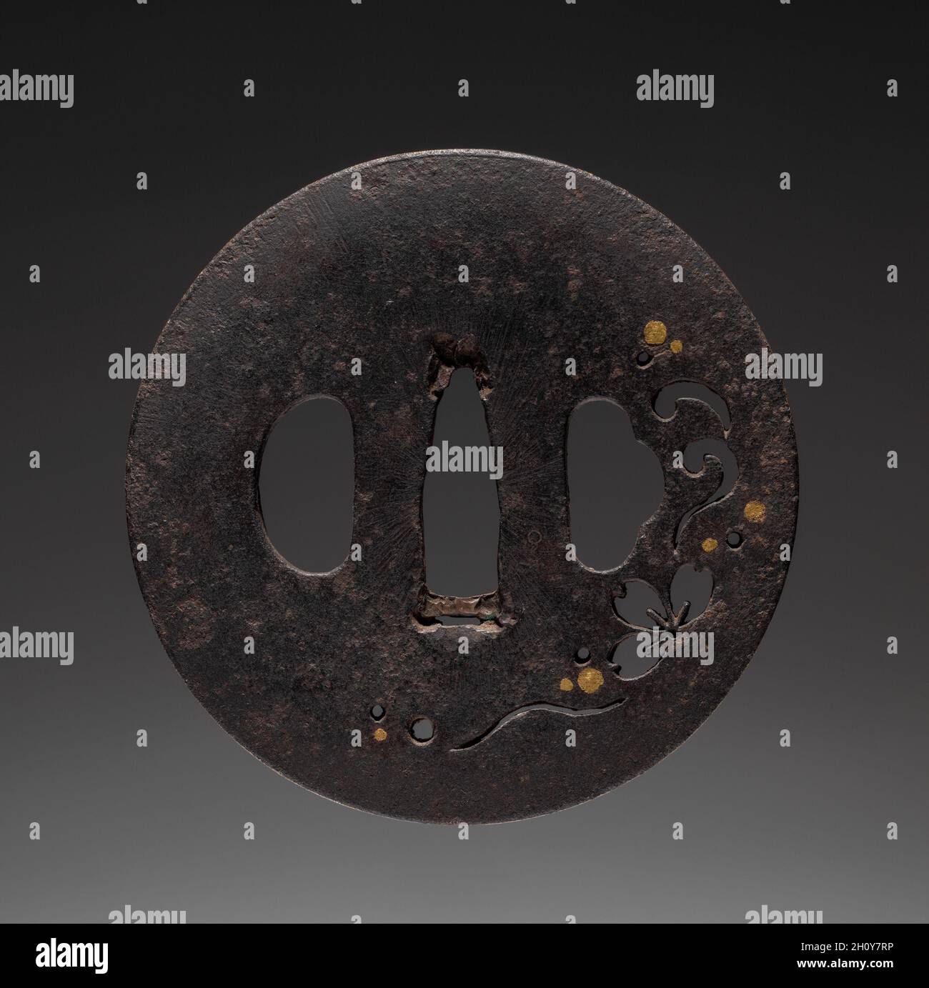 Garde d'épée (Tsusa), c.1615-1868.Japon, éventuellement période Edo (1615-1868).Fer; diamètre: 7.4 cm (2 15/16 po). Banque D'Images