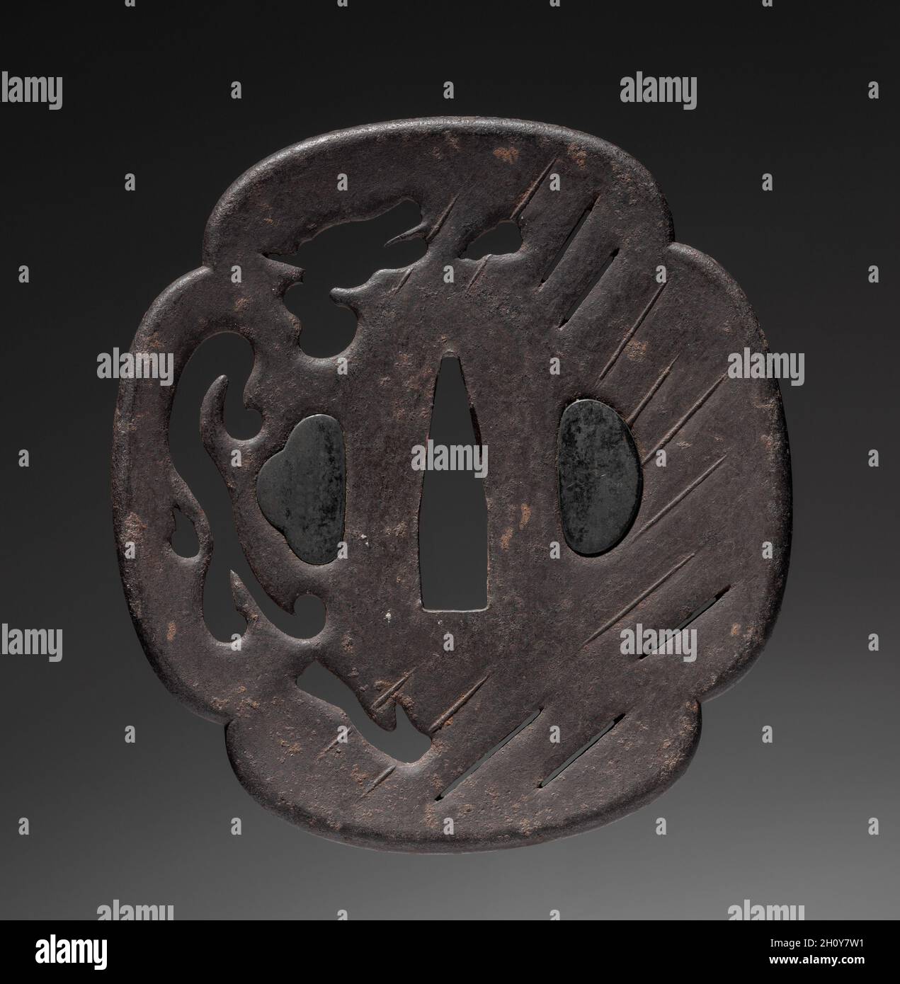 Garde d'épée (Tsusa), c.1615-1868.Japon, éventuellement période Edo (1615-1868).Fer; diamètre: 8 cm (3 1/8 po). Banque D'Images