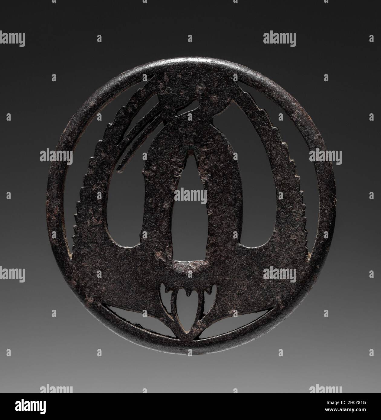 Sword Guard, 1615-1868. Le Japon, la période Edo (1615-1868). Fer à repasser ; diamètre : 7 cm (2 3/4 in.). Banque D'Images