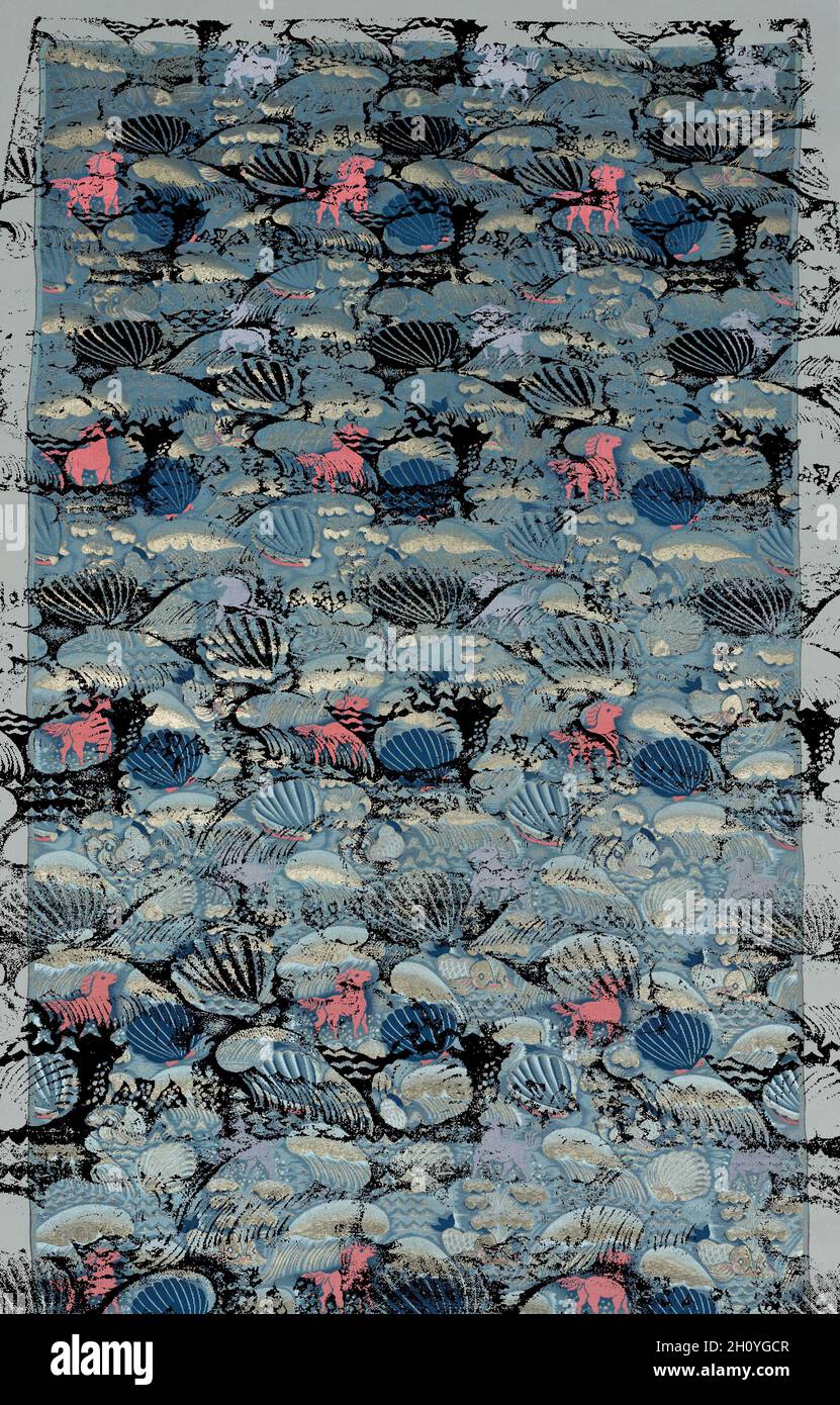 Coquillage (Shells), début des années 1900.Raoul Dufy (français, 1877-1953).Tissage à motifs, motif jacquard; soie; hors tout : 238.8 x 102.9 cm (94 x 40 1/2 po).Exposé à l'exposition universelle de 1925 à Paris, puis dans une exposition itinérante associée qui a visité des musées américains l'année suivante, ce design textile illustre une approche moderne et abstraite pour représenter la flore et la faune. Banque D'Images