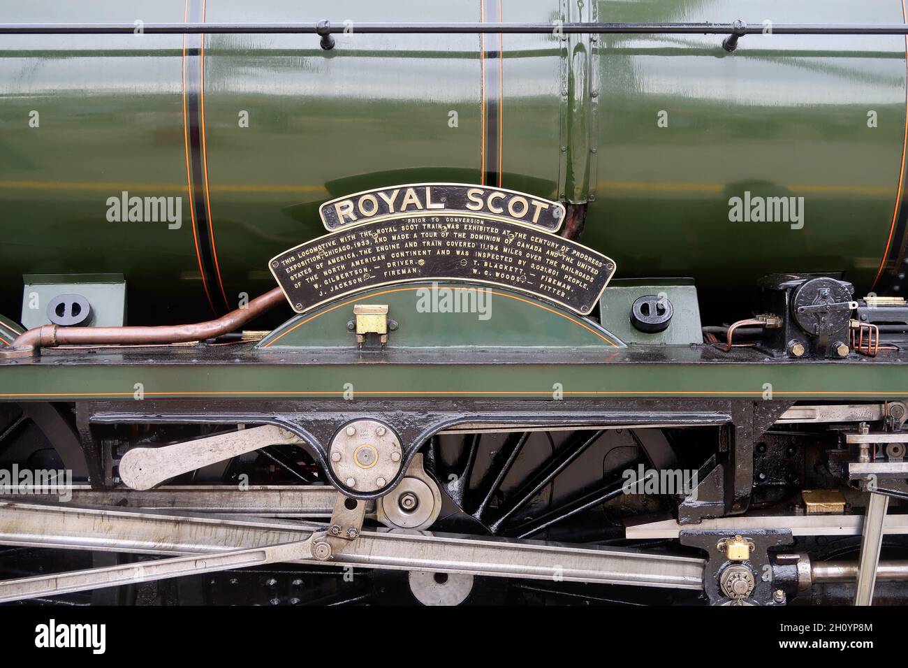 La plaque signalétique et l'inscription sur la locomotive à vapeur LMS n° 46100 Royal Scot. Banque D'Images