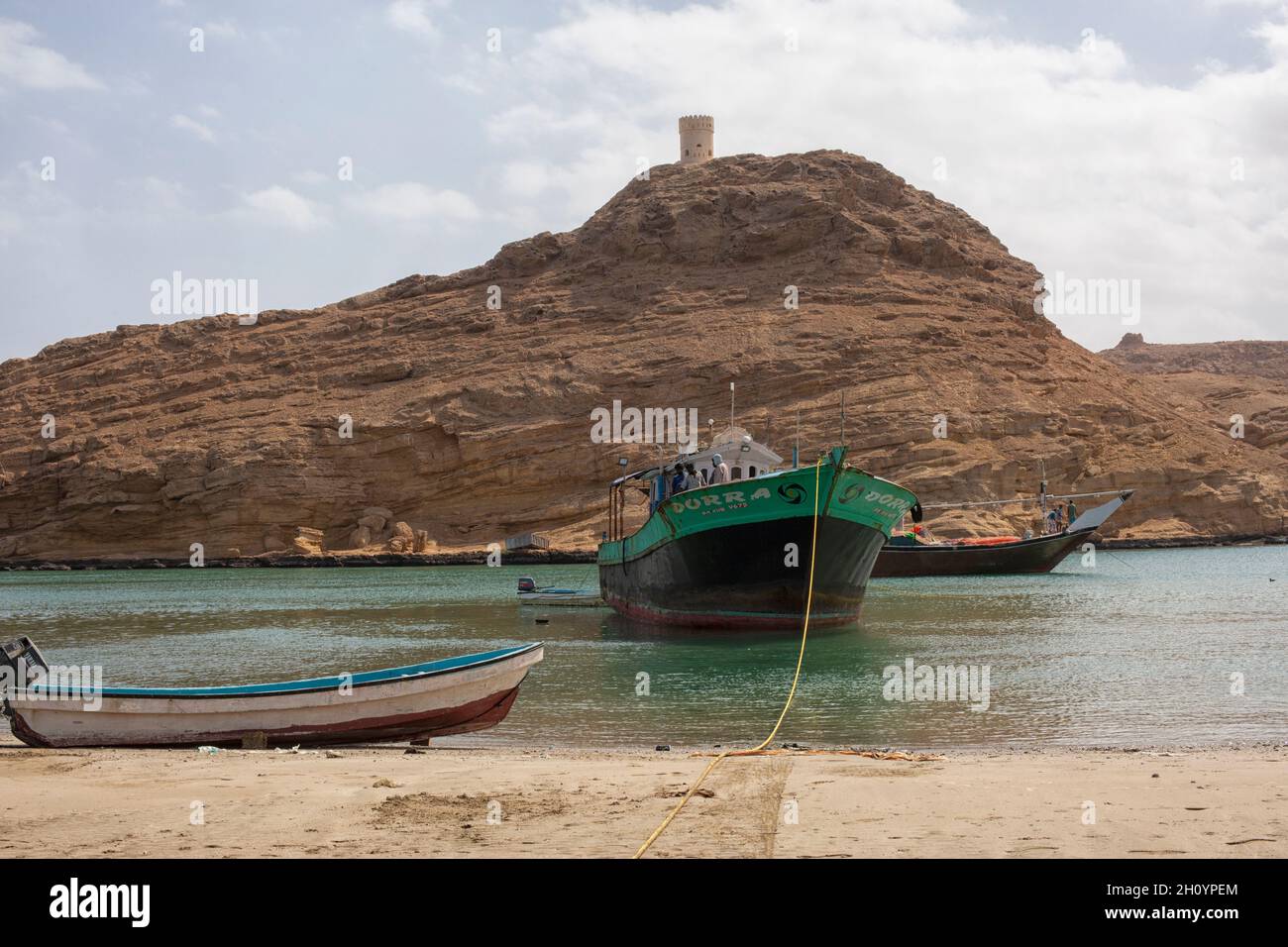 Chantier naval sur Oman où les bateaux traditionnels sont fabriqués et réparés Banque D'Images