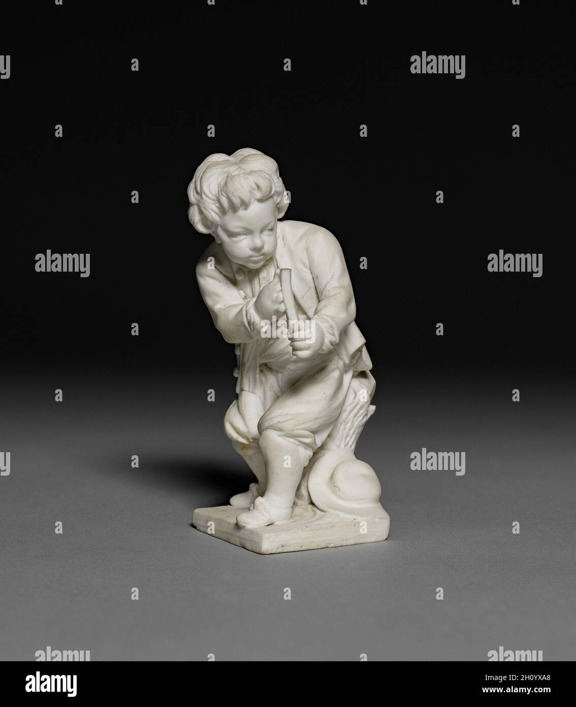 Figure d'un fabricant de fausses pièces, 1766.Etienne-Maurice Falconet (français, 1716-1791), fabrique de porcelaine de Sèvres (français, est.1756).Porcelaine à pâte molle; hors tout : 11.8 x 6.1 x 7 cm (4 5/8 x 2 3/8 x 2 3/4 po). Banque D'Images