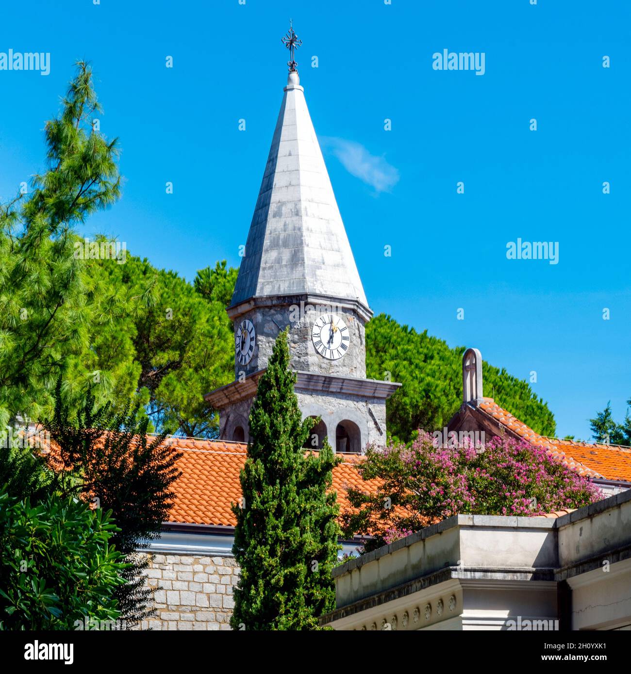 Kroatien, Istrien, Opatija, Abteikirche Crkva sv.Jakov (St.Jakob) im gleichnamigen Park Banque D'Images
