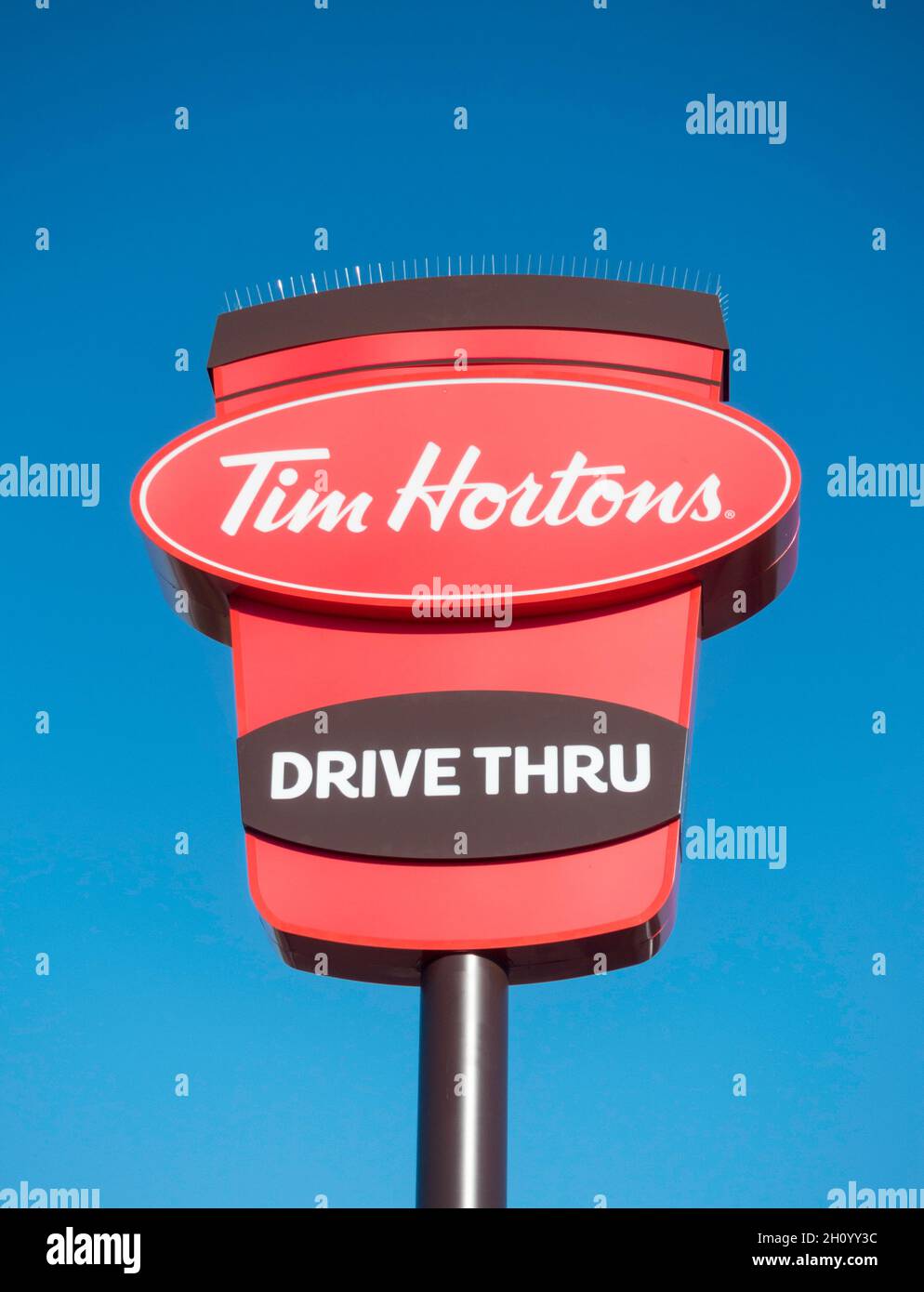 Panneau à l'extérieur du restaurant Tim Hortons, à Washington, dans le nord-est de l'Angleterre, au Royaume-Uni Banque D'Images