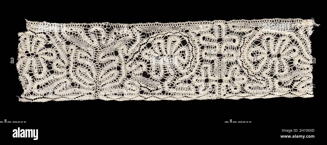 Bordure en dentelle à motif bobbin, XVIIe siècle.Flandre, XVIIe siècle.Dentelle, bobin : lin; moyenne : 41.6 x 11.5 cm (16 3/8 x 4 1/2 po). Banque D'Images