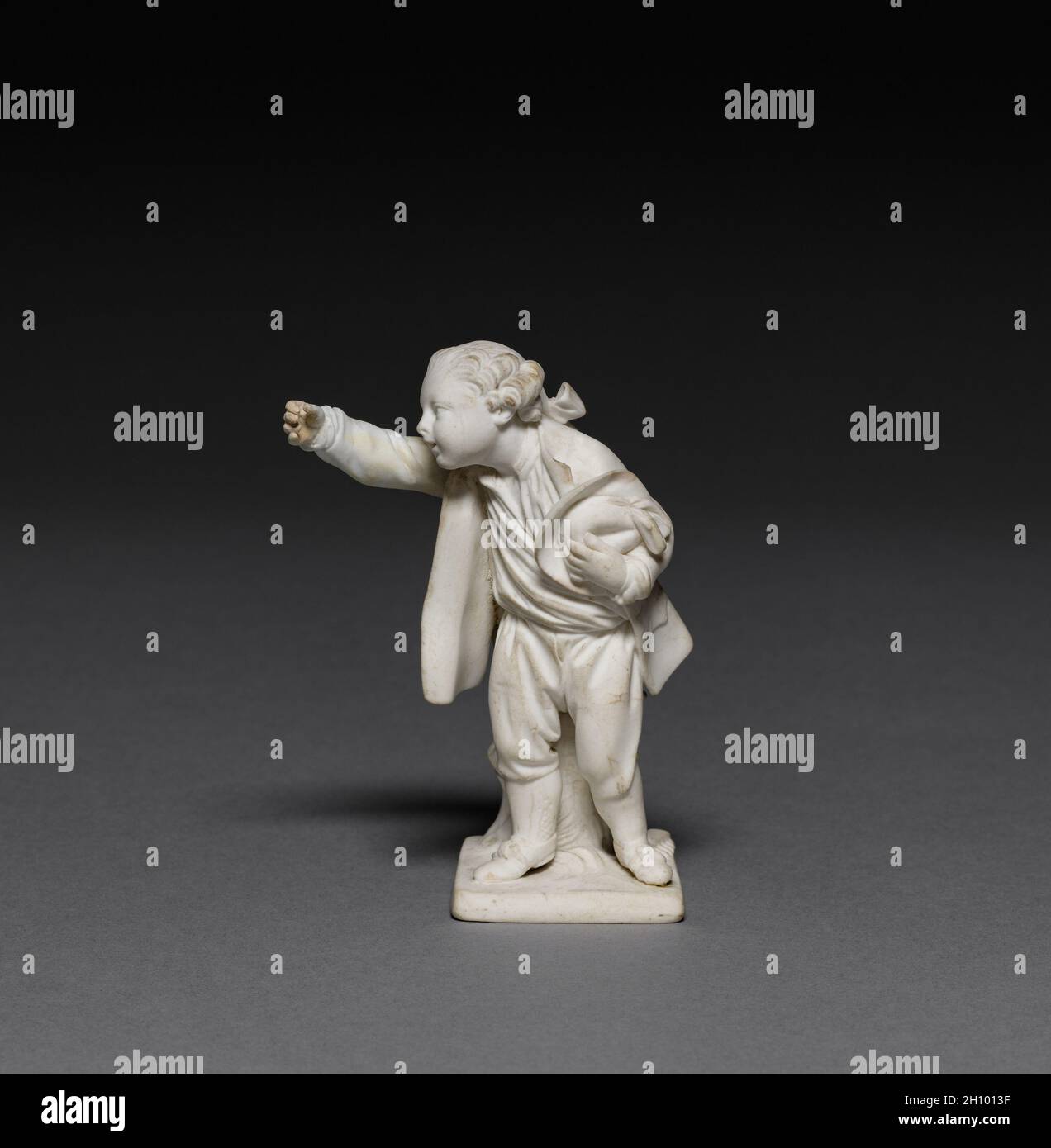 Figure d'un chauffe-oiseau, 1764-1766.Fabriqué par l'usine de porcelaine de Sèvres (français, est.1756), Etienne-Maurice Falconet (français, 1716-1791).Porcelaine tendre non émaillée (biscuit); hors tout : 12.1 x 8.3 x 5.8 cm (4 3/4 x 3 1/4 x 2 5/16 po). Banque D'Images