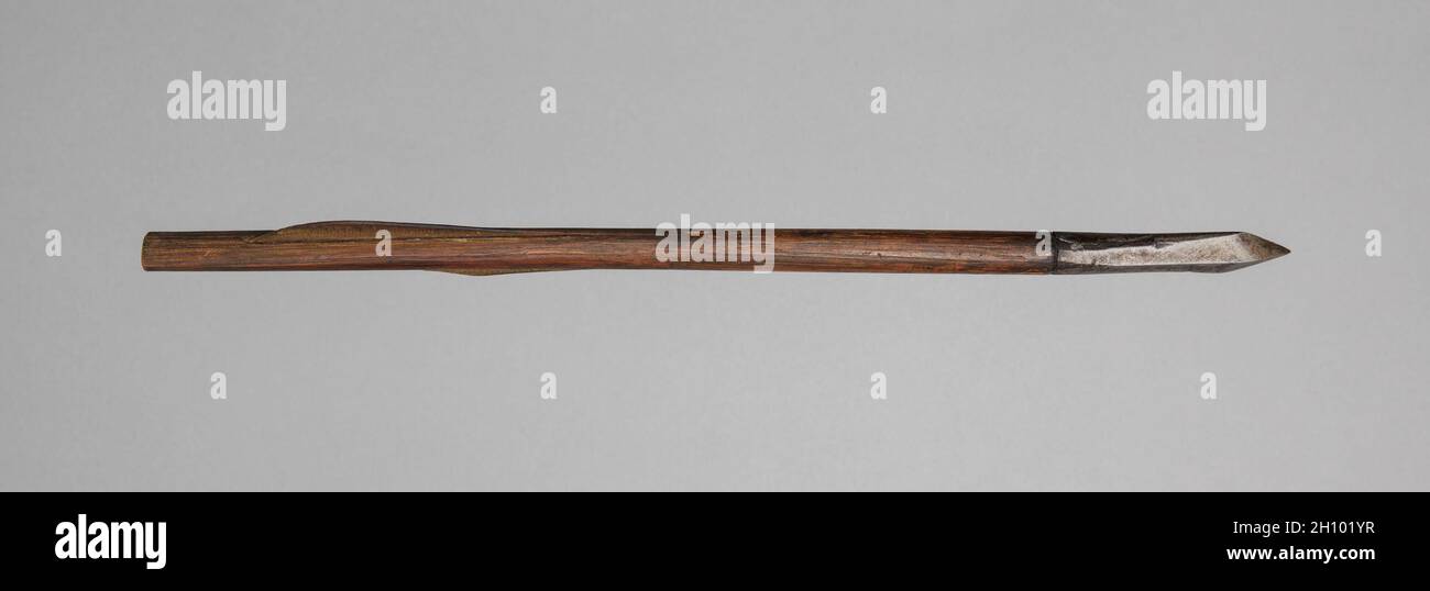 La vis d'arbalète, 1500s-1600s. Allemagne, 16ème-17ème siècle. Bois, cuir, acier ; moyenne : 37,2 cm (14 5/8 in.). Banque D'Images