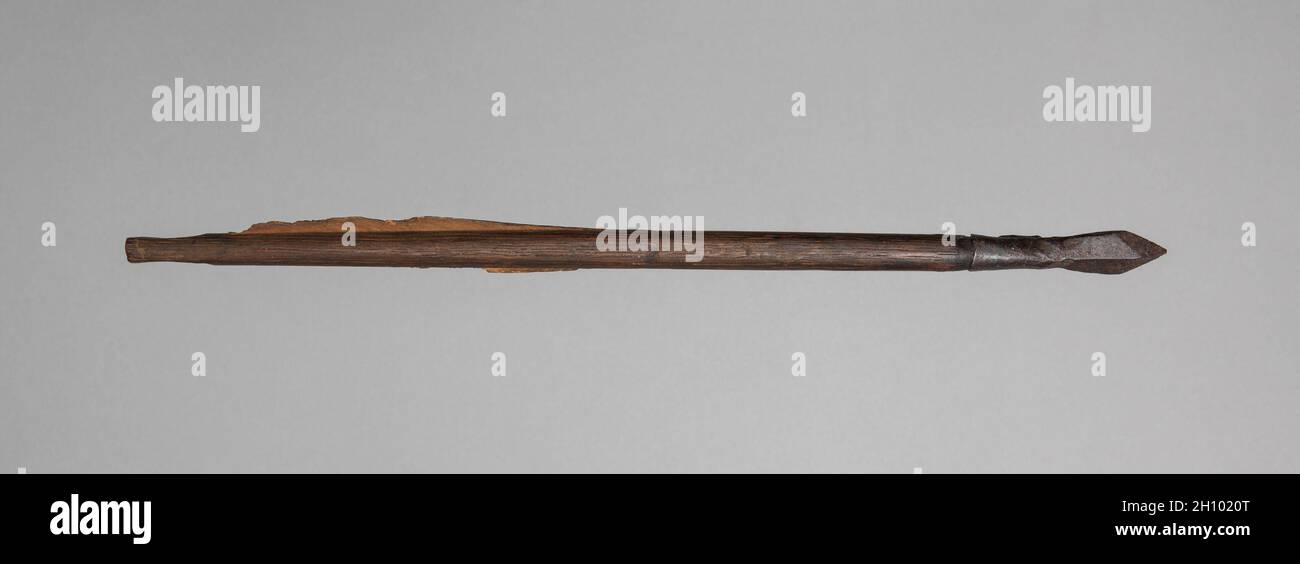 La vis d'arbalète, 1500s-1600s. Allemagne, 16ème-17ème siècle. Bois, cuir, acier ; moyenne : 37,2 cm (14 5/8 in.). Banque D'Images