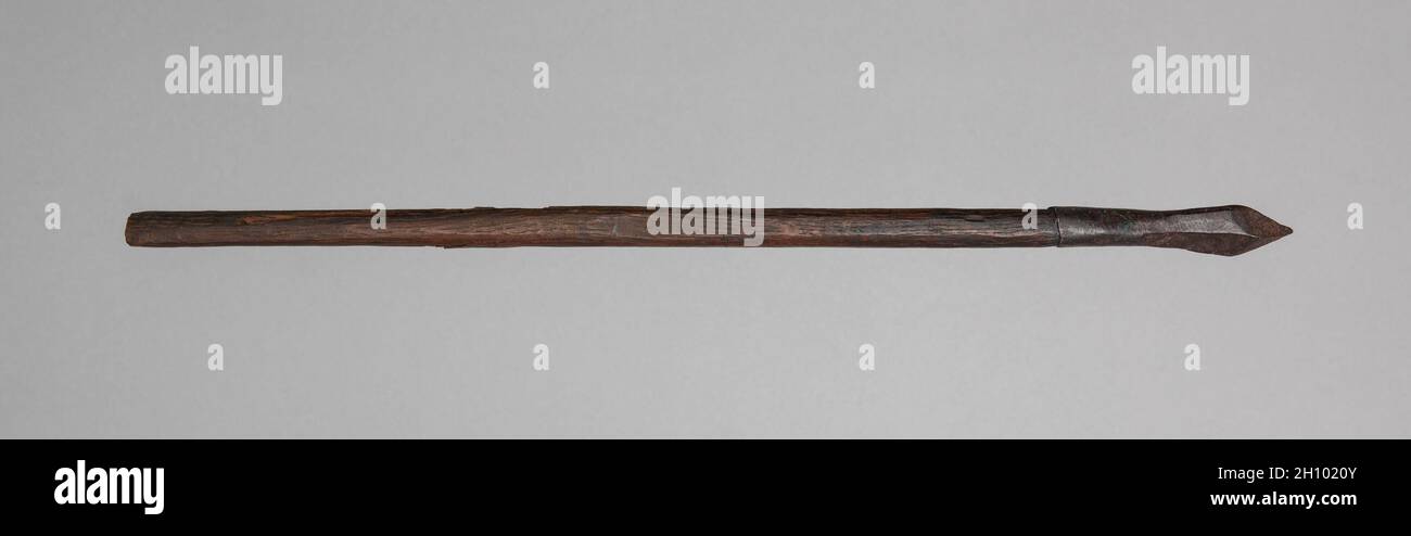La vis d'arbalète, 1500s-1600s. Allemagne, 16ème-17ème siècle. Bois, cuir, acier ; moyenne : 37,2 cm (14 5/8 in.). Banque D'Images