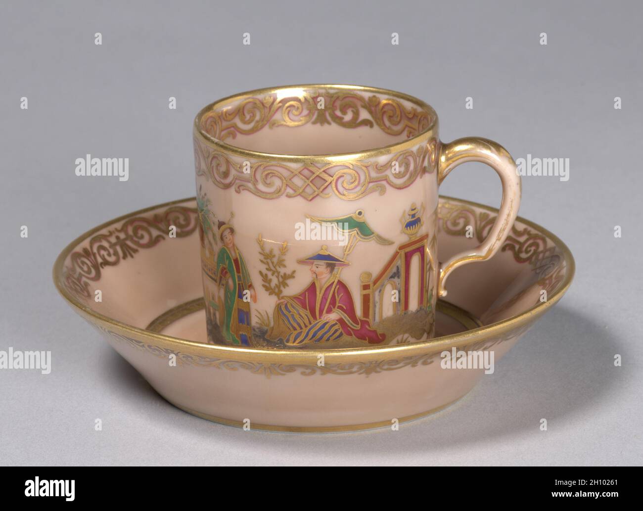 Tasse et soucoupe, 1778.Fabrique de porcelaine de Sèvres (français, est.1756).Porcelaine à pâte dure; diamètre: 12.9 cm (5 1/16 po); hors tout: 6 cm (2 3/8 po). Banque D'Images