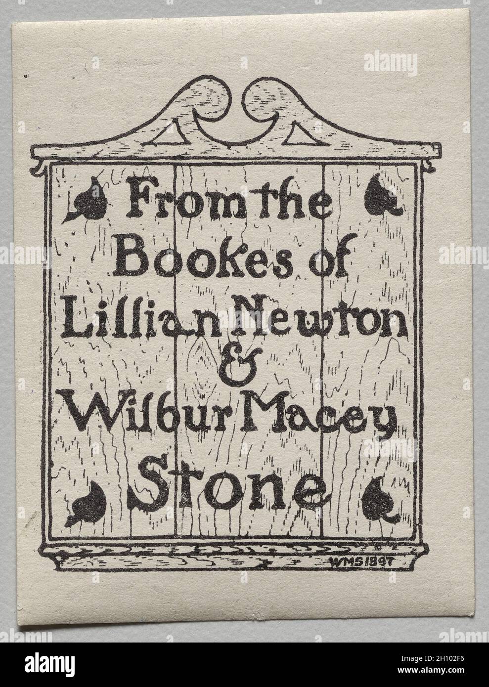 Bibliothèque : Lillian Newton et Wilbur Macey Stone, 1897. Total : 4.6 x 3.9 cm (1 13/16 x 1 9/16 po.). Banque D'Images