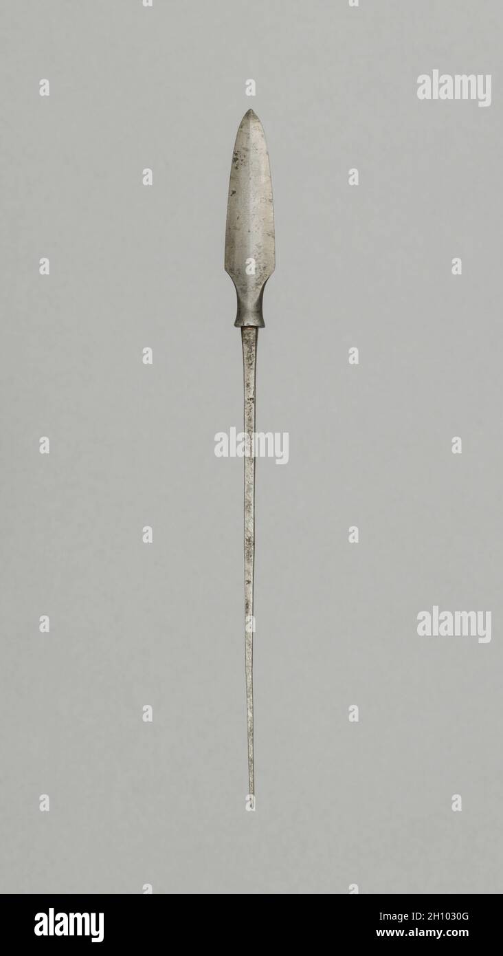 Point de flèche, 1700 s.Japon, période Edo (1615-1868).Acier; hors tout: 18.5 cm (7 5/16 in.); tête: 5.8 cm (2 5/16 in.). Banque D'Images