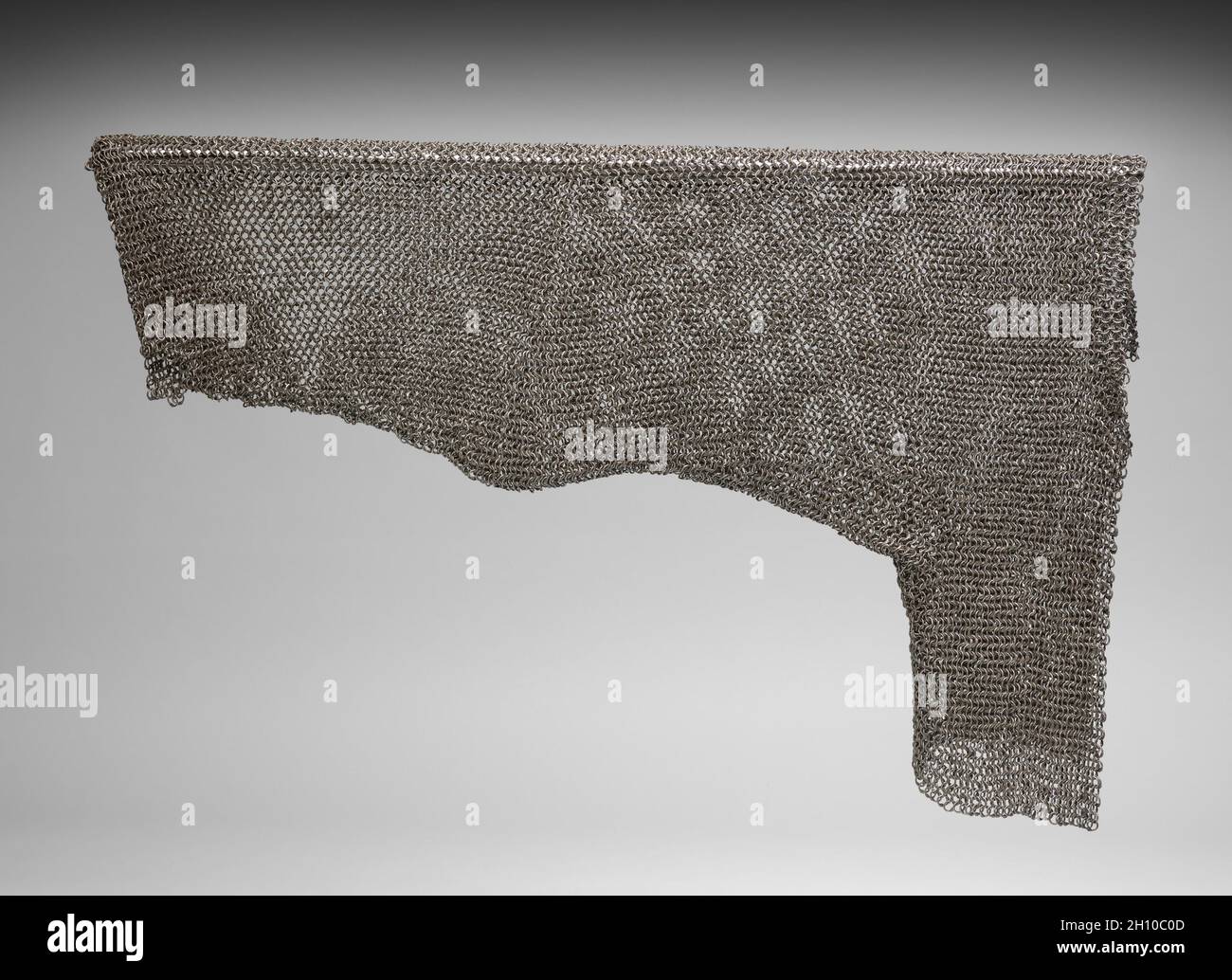 Pochette de Chain Mail, 1500s.Allemagne, XVIe siècle.Acier; hors tout: 93.3 cm (36 3/4 in.); en haut: 51.5 cm (20 1/4 in.). Banque D'Images