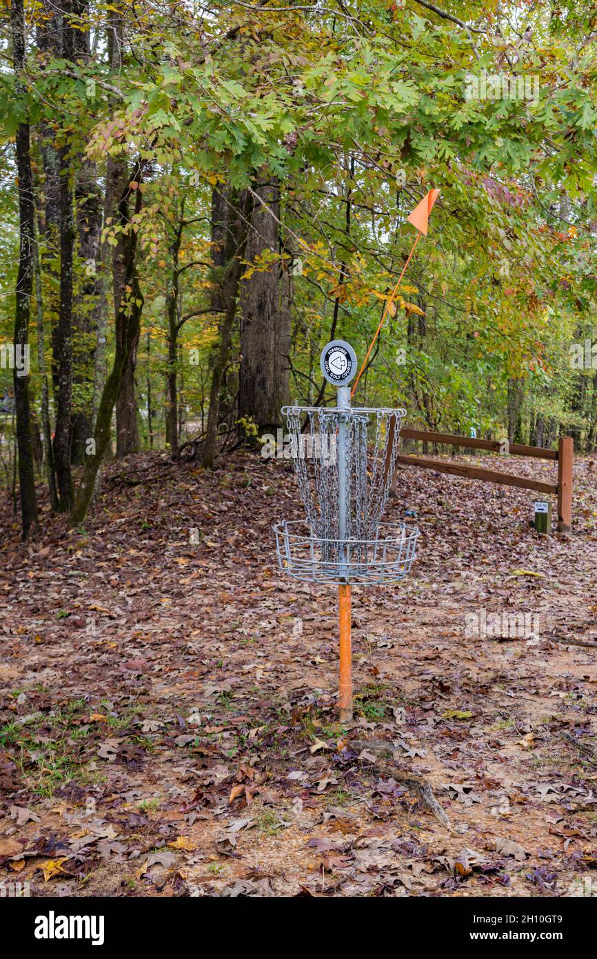 Panier de golf sur le parcours du parc national Tombigbee près de Tupelo, Mississippi Banque D'Images