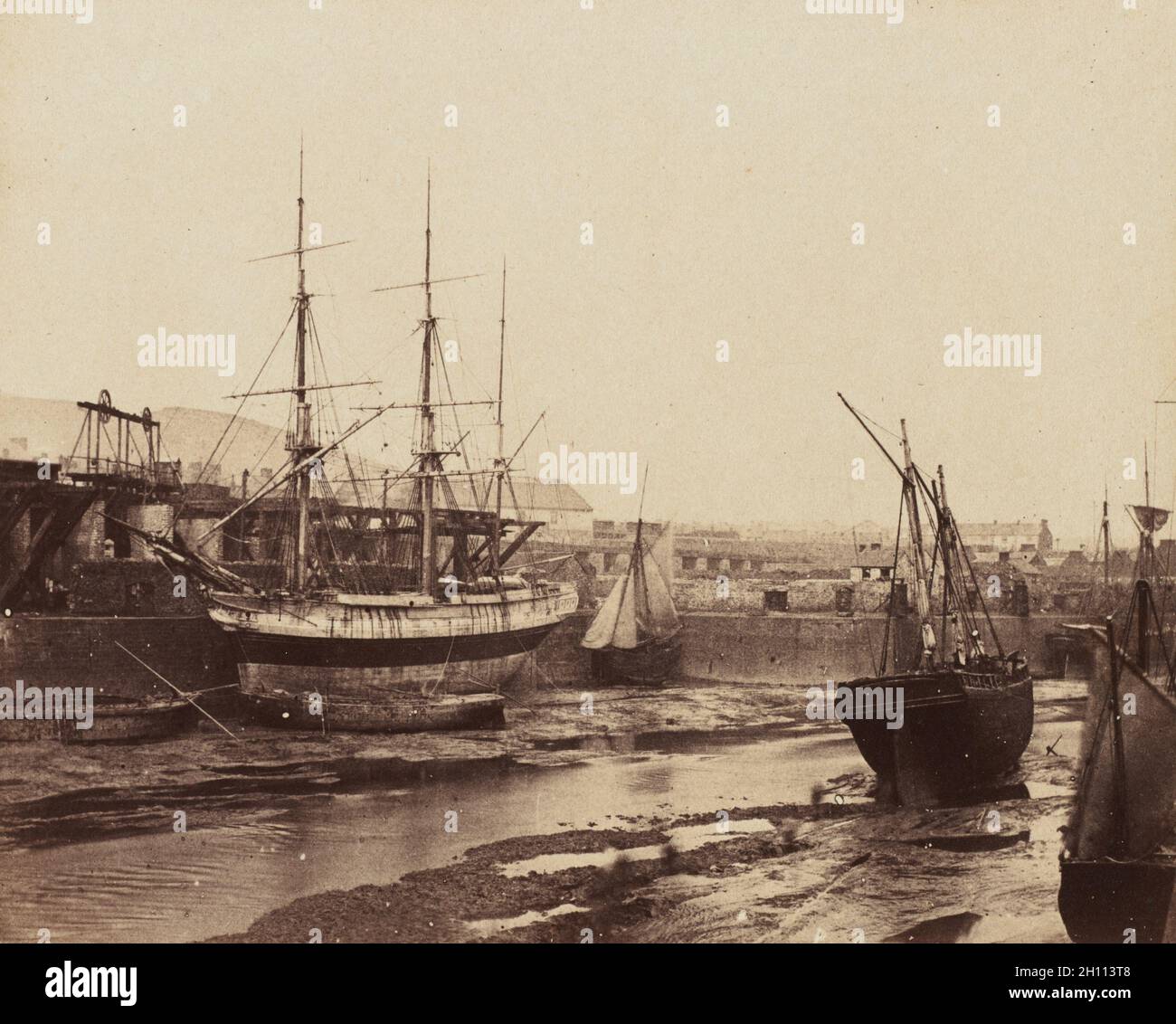 Port, Swansea, Pays de Galles, 1855. Alfred Rosling (British, 1802-c. 1880). L'albumine à partir de négatifs papier ciré ; image : 16,1 x 19,7 cm (6 5/16 x 7 3/4 in.) ; enchevêtrées : 35,6 x 45,7 cm (14 x 18 in.). Banque D'Images