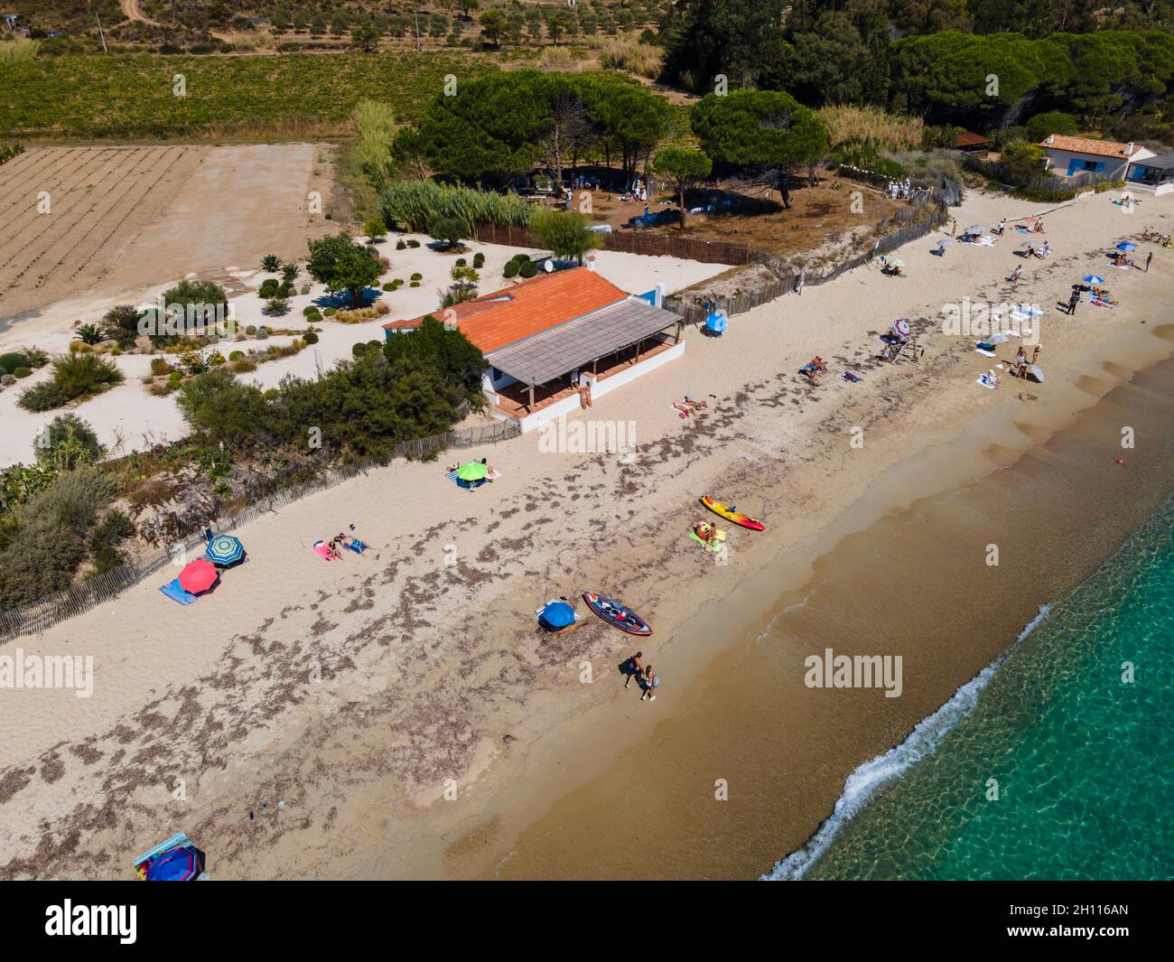 Vue aérienne de la plage de Briande à la Croix-Valmer (Côte d'Azur, Sud de la France) Banque D'Images