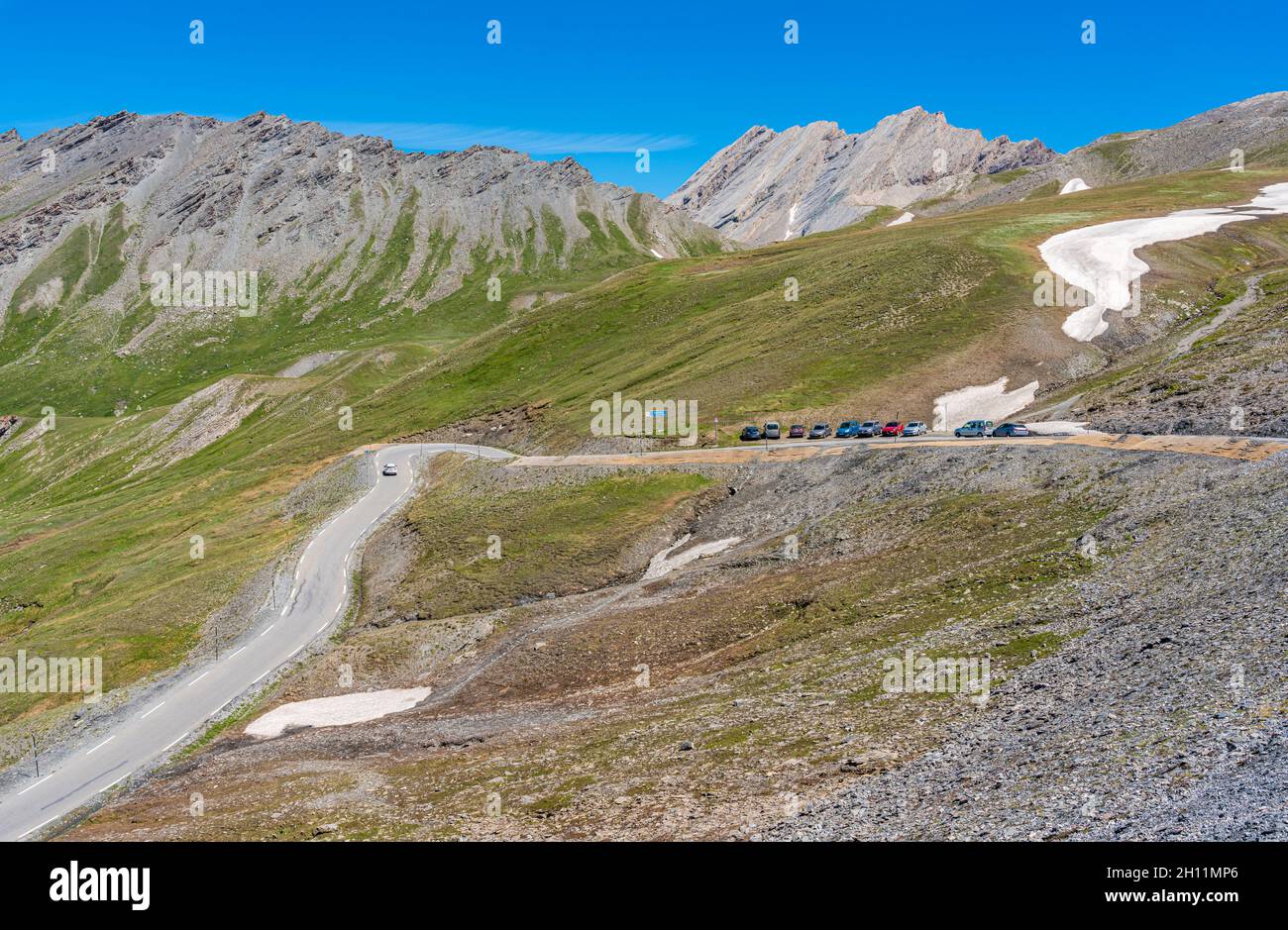 Vue panoramique près du col de montagne Colle dell'Agnello, Piémont, entre l'Italie et la France. Banque D'Images