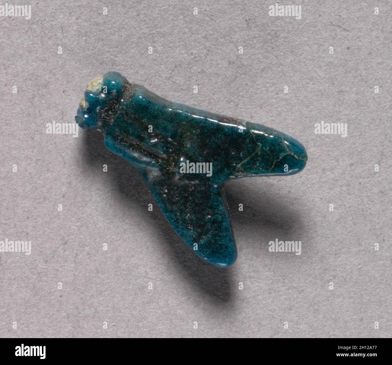 Fly amulette, 2040-1648 BC. L'Égypte, l'Empire du Milieu. Faïence vert turquoise profond ; total : 1,4 cm (9/16 po). Banque D'Images