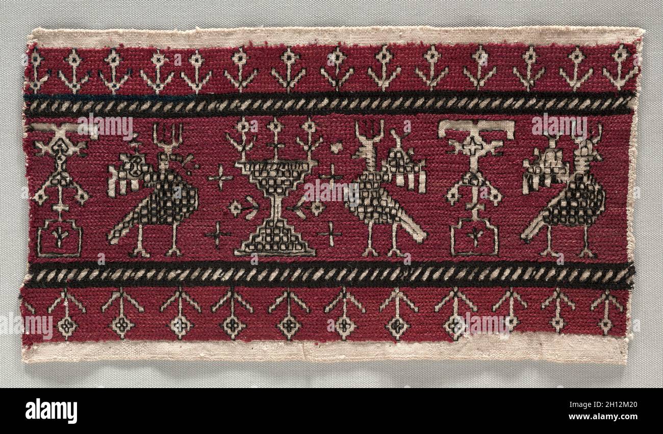 Cinq Fragments brodé, 18e-19e siècle. Le Maroc, Azemmur, 18e-19e siècle. La Broderie de soie sur lin : tabby motif ; total : 13,4 x 24,1 cm (5 1/4 x 9 1/2 in.). Banque D'Images