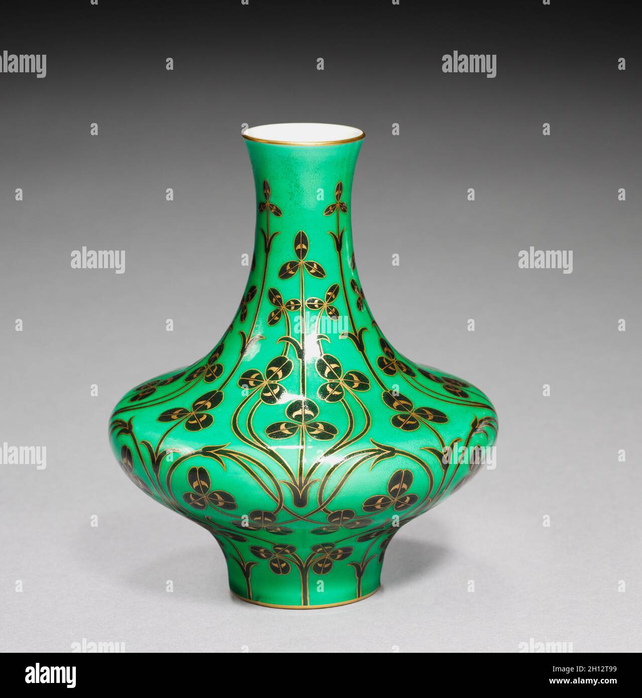 Vase, 1897.Henri-Louis-Laurent Ulrich (français), fabrique de porcelaine de Sèvres (français, est.1756).Porcelaine; diamètre: 10 cm (3 15/16 po); hors tout: 12 cm (4 3/4 po). Banque D'Images