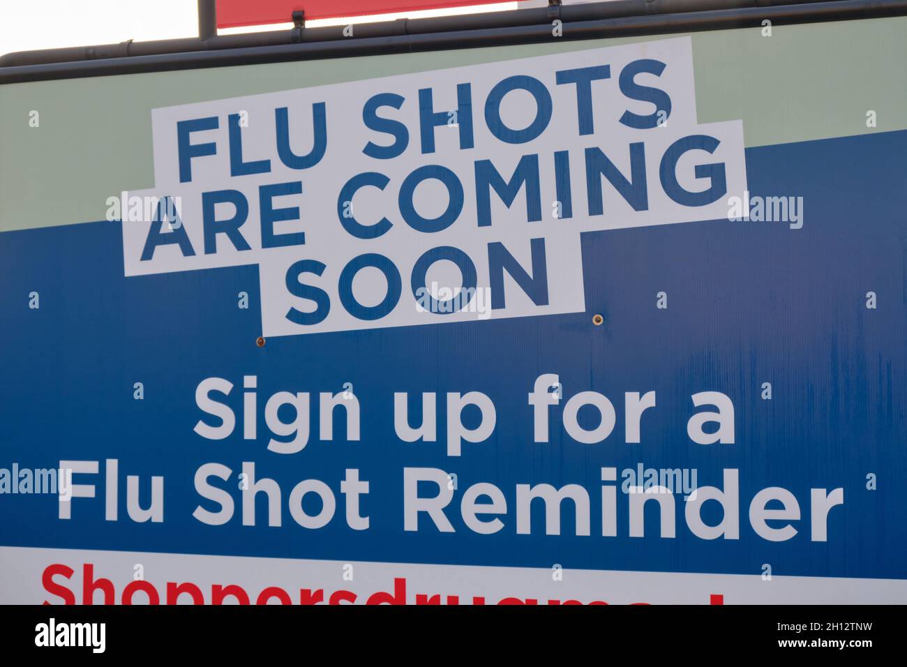 Affiche de la pharmacie rappelant aux gens de réserver leurs vaccins contre la grippe dès maintenant pour la saison de l'automne 2021.Halifax, canada.Octobre 2021. Banque D'Images