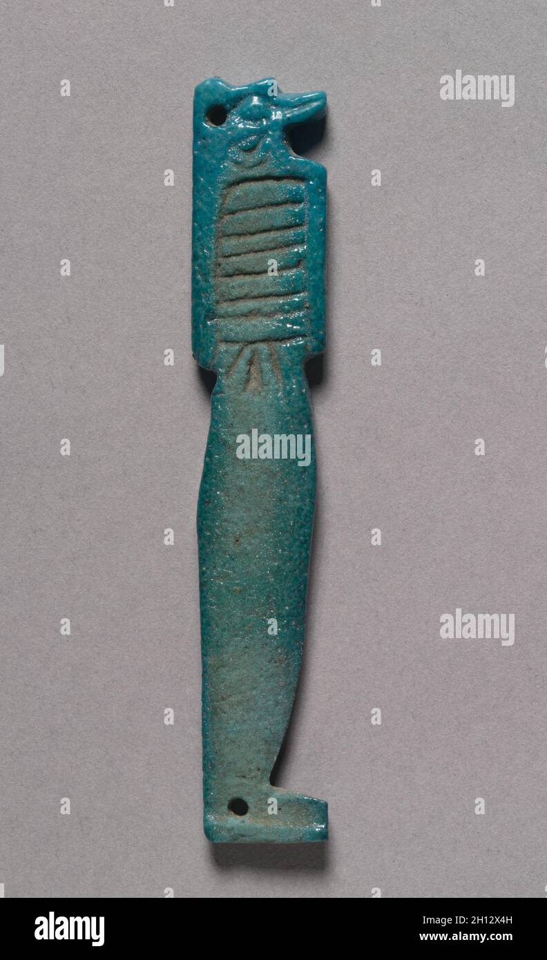 Fils d'Horus amulette, 664-525 BC. L'Egypte, la fin de période, 26 dynastie. Faïence turquoise lumineux ; moyenne : 9 x 1,6 x 0,4 cm (3 9/16 x 5/8 x 3/16 in.). Banque D'Images